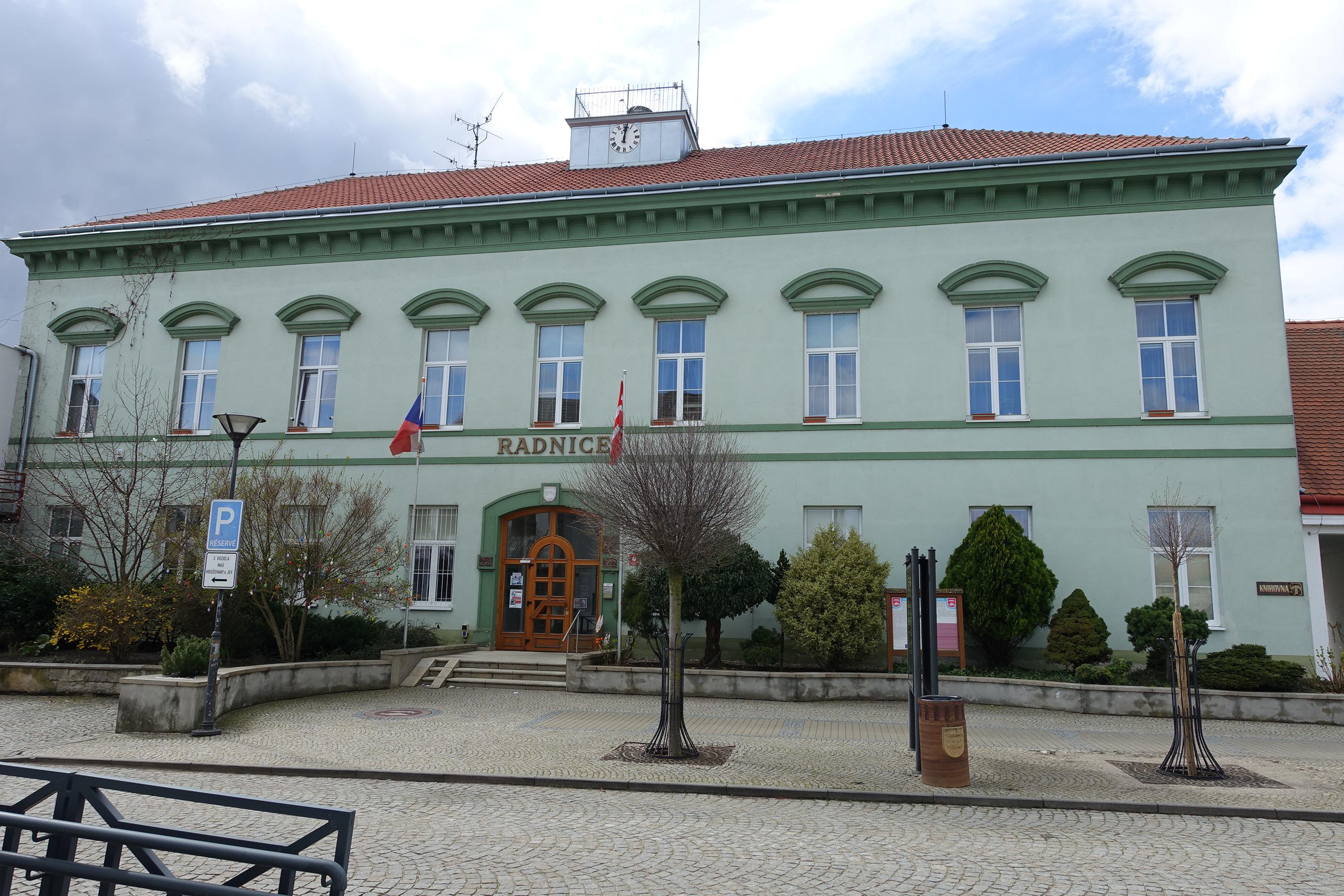 Hrušovany nad Jevišovkou - městský úřad foto 3