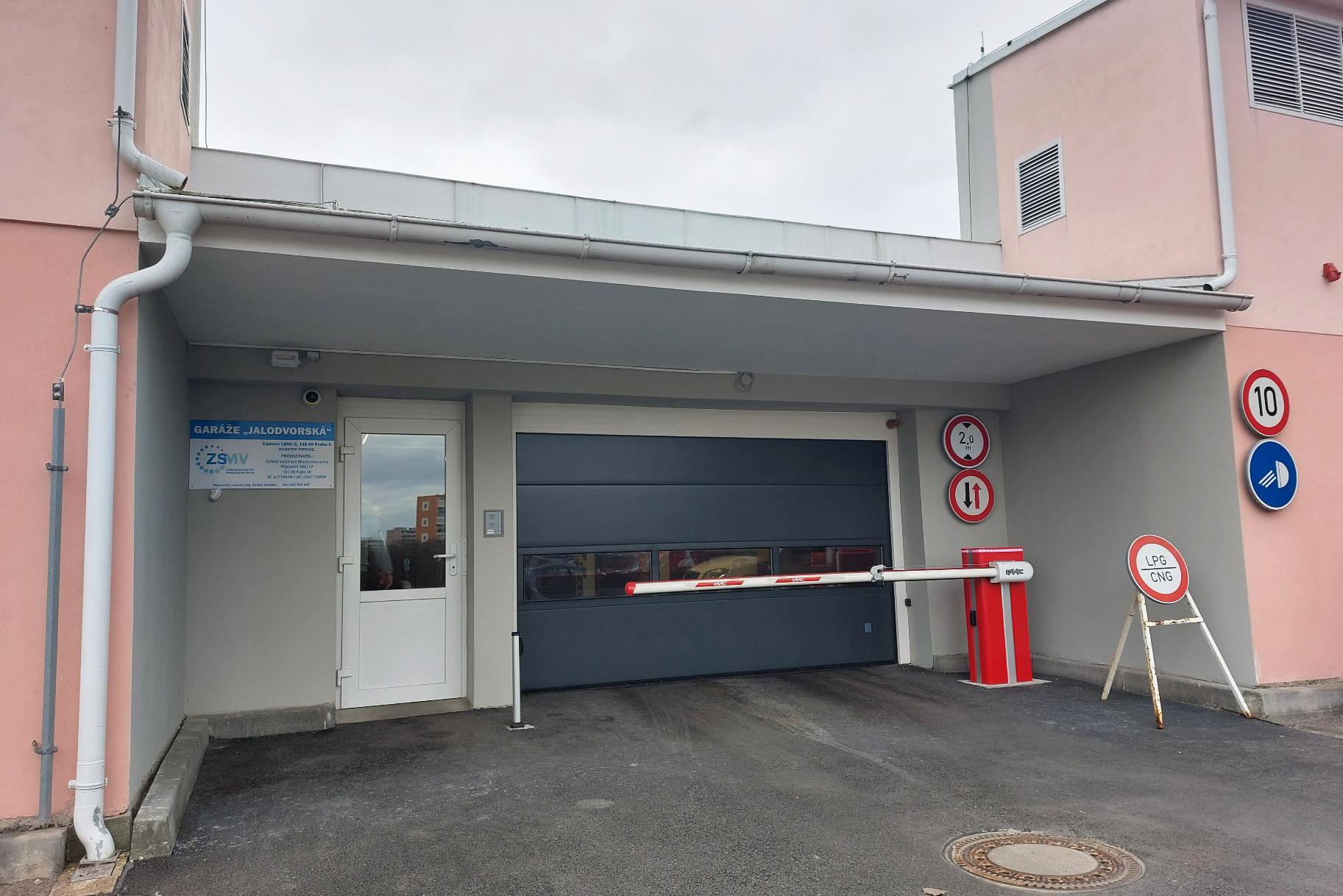 Garáže - Zařízení služeb pro Ministerstvo vnitra