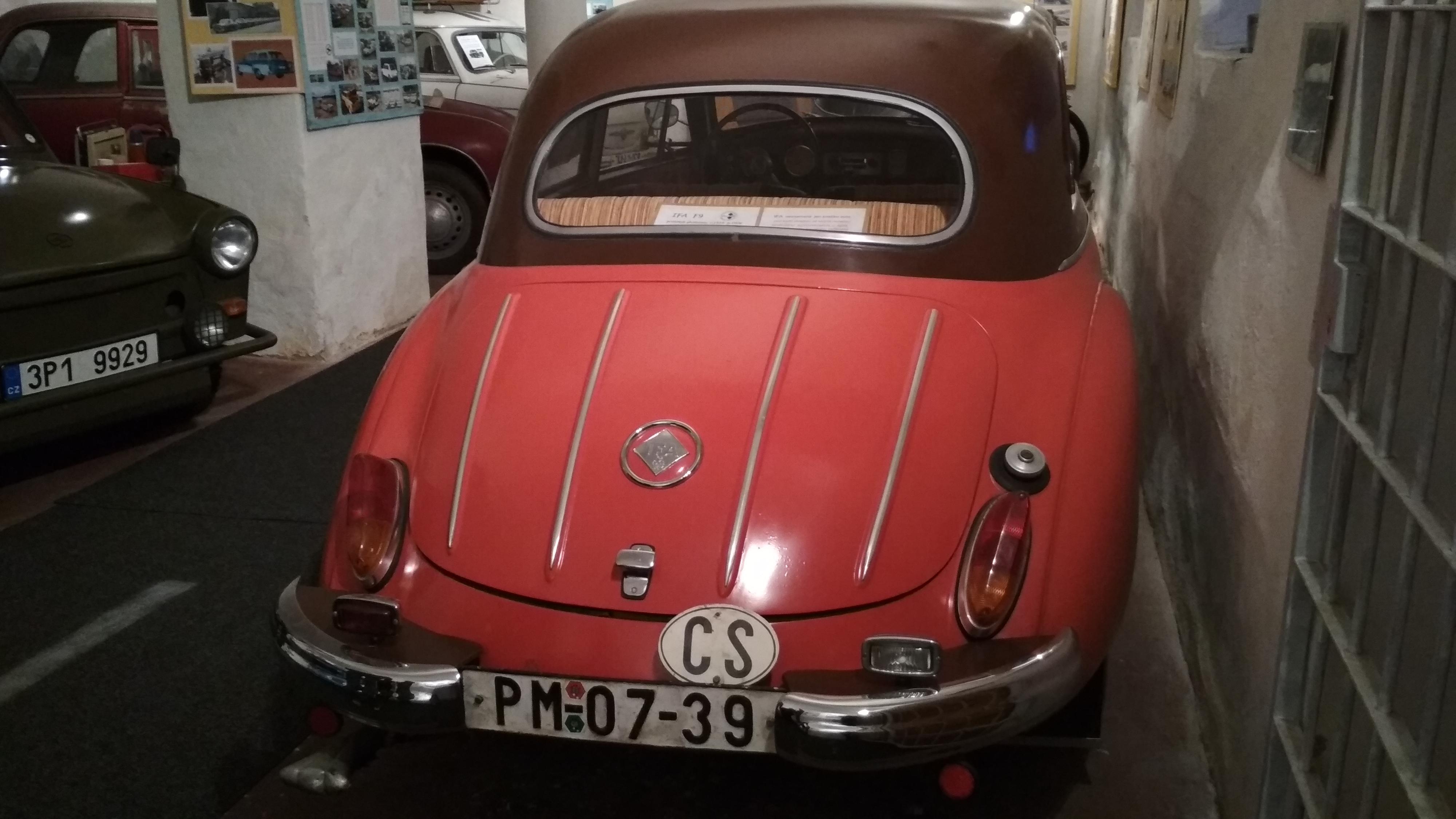 Příběhy dvoutaktů - retro muzeum Lobzy foto 6