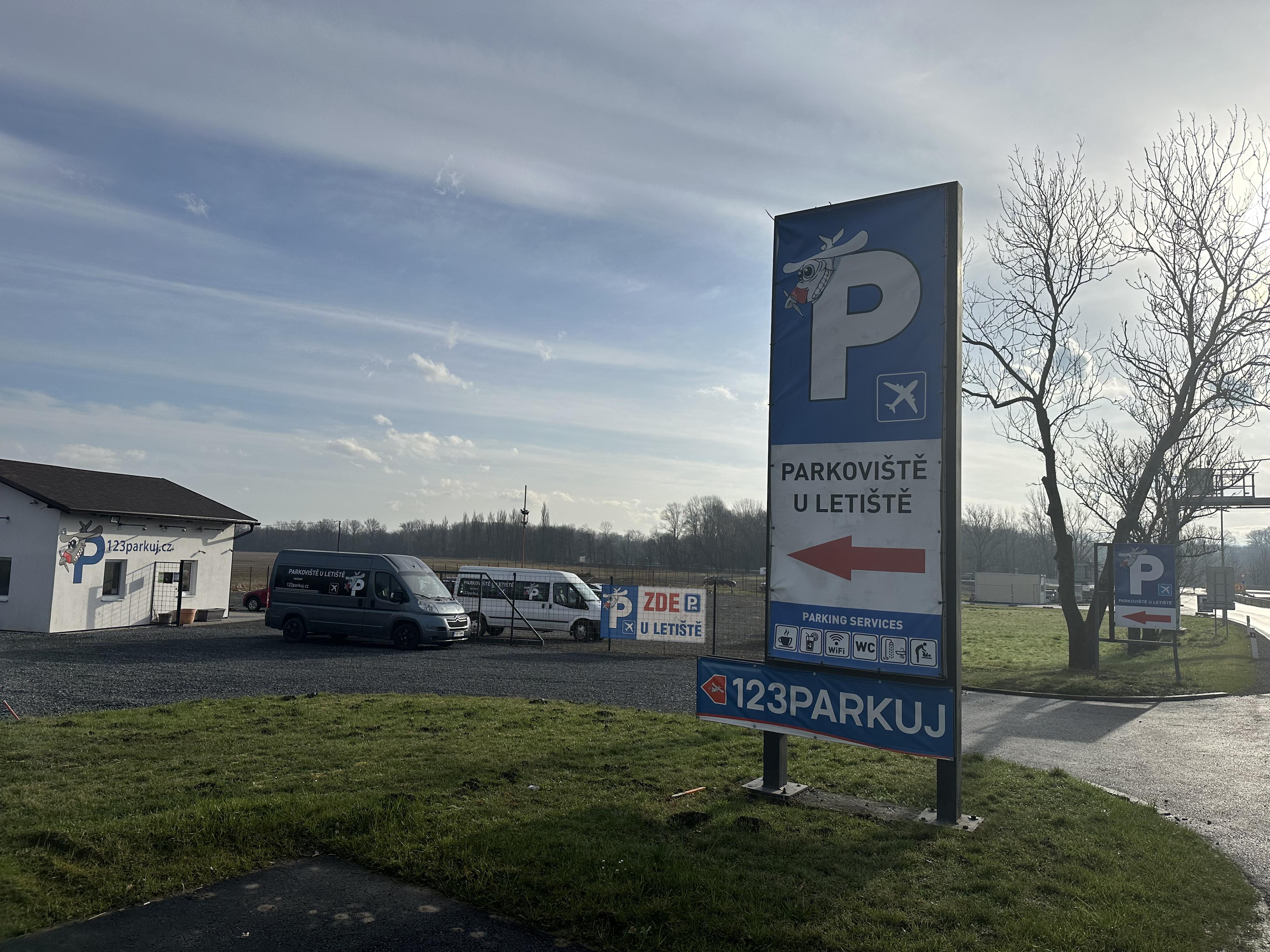 PARKOVIŠTĚ U LETIŠTĚ - 123parkuj.cz foto 6