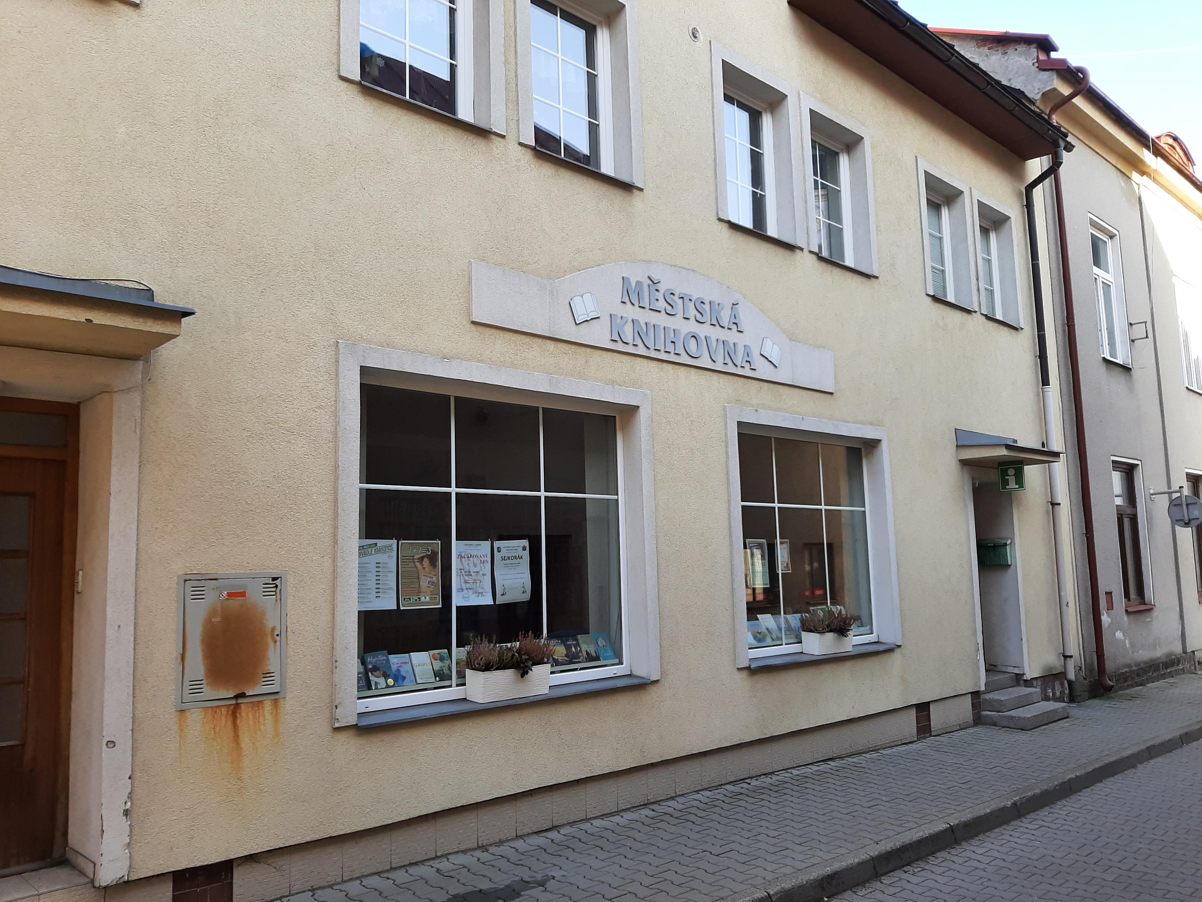 Městská knihovna ve Vysokém nad Jizerou foto 4