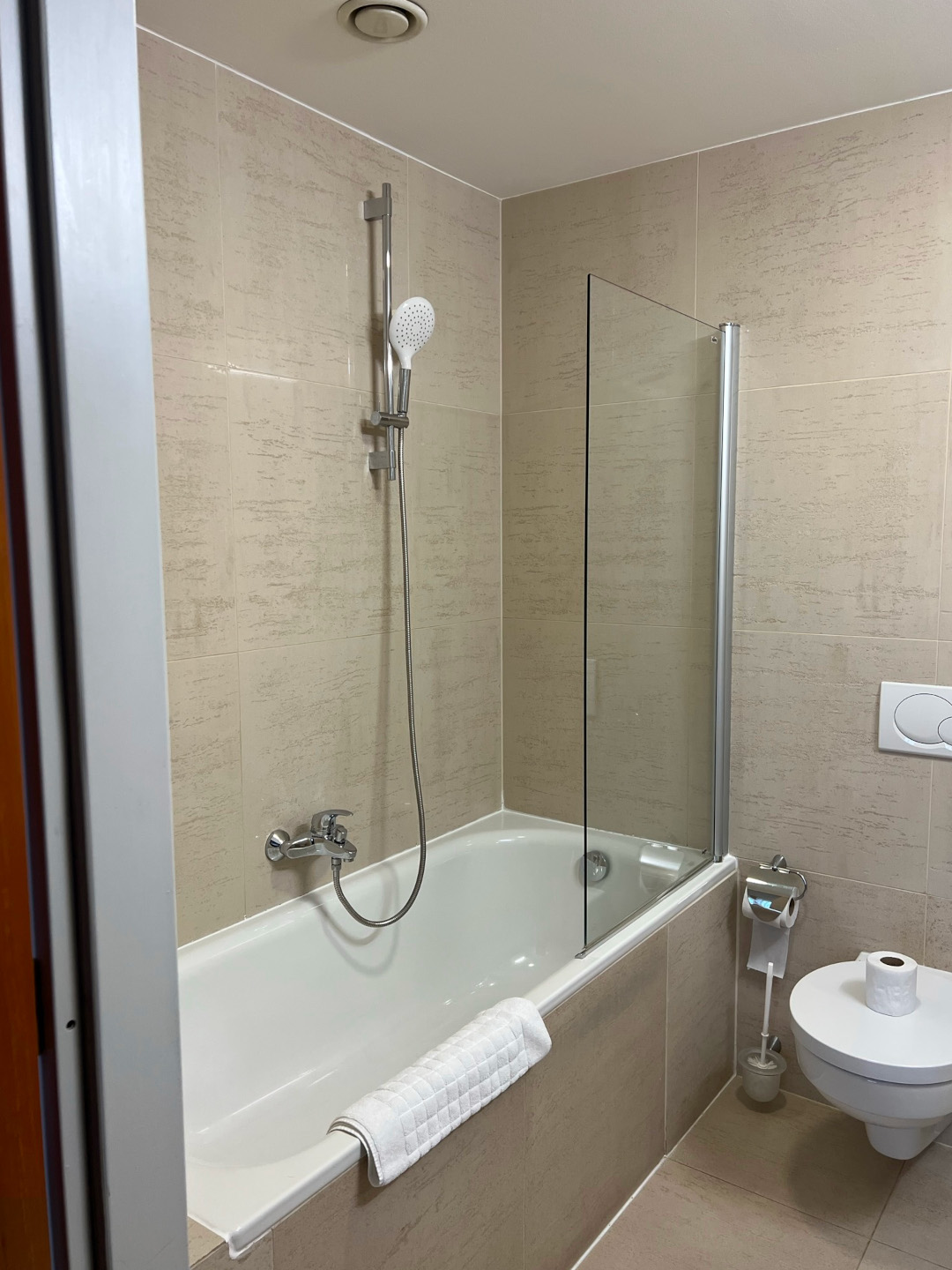 HMREKO.cz - Rekonstrukce bytů, hodinový manžel foto 3