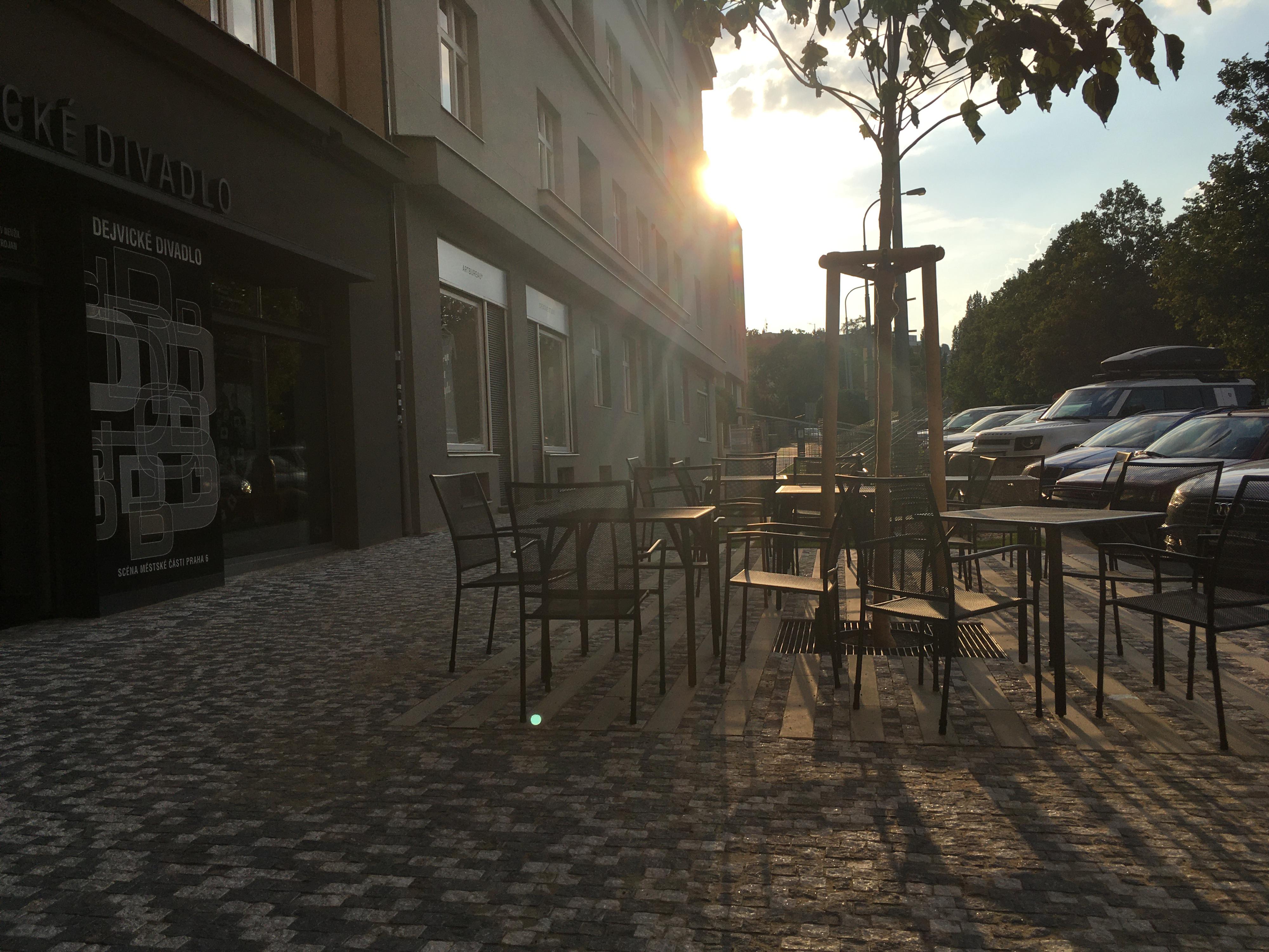 Kavárna Dejvického divadla foto 2