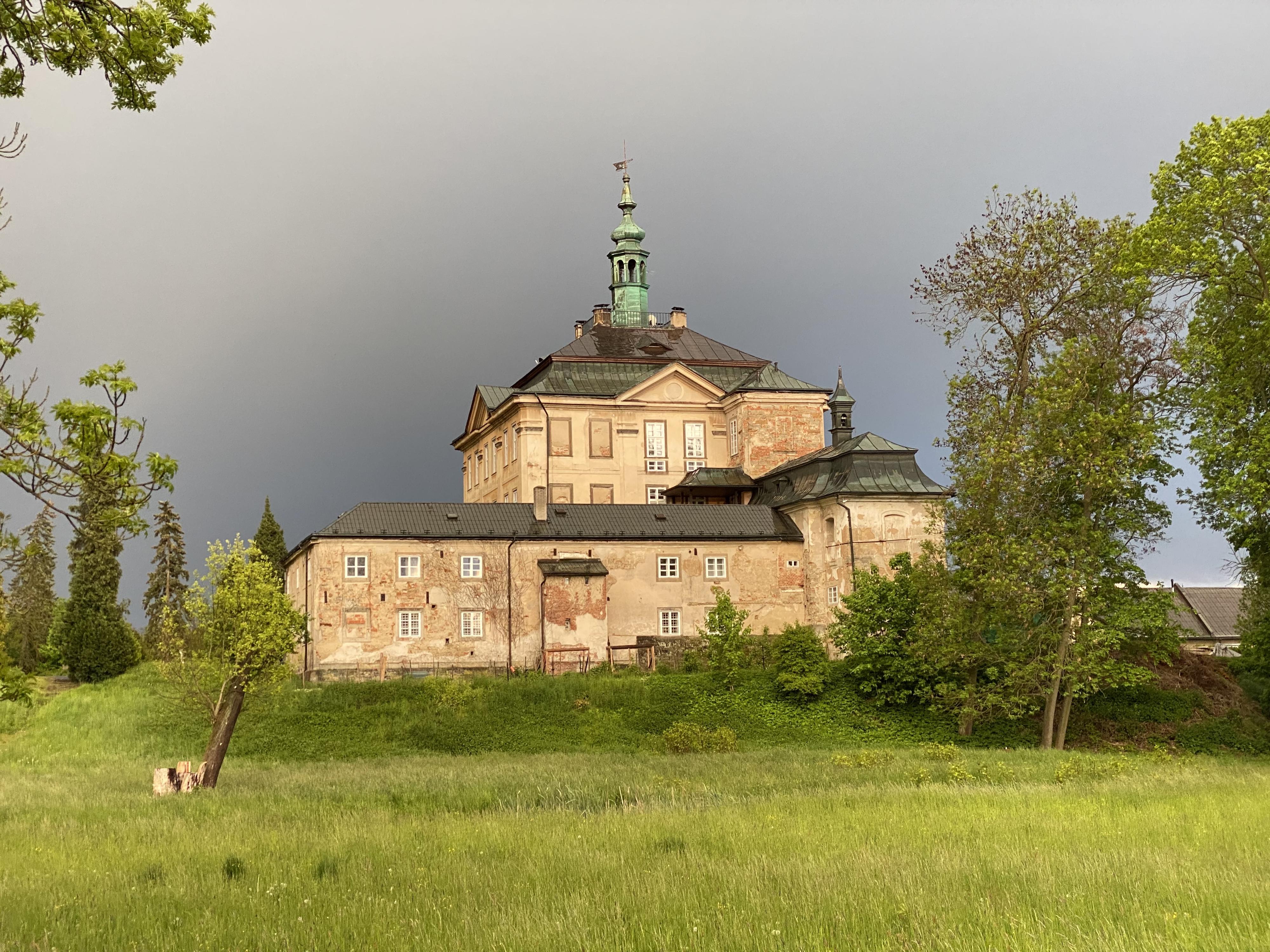 Zámek Jičíněves foto 1