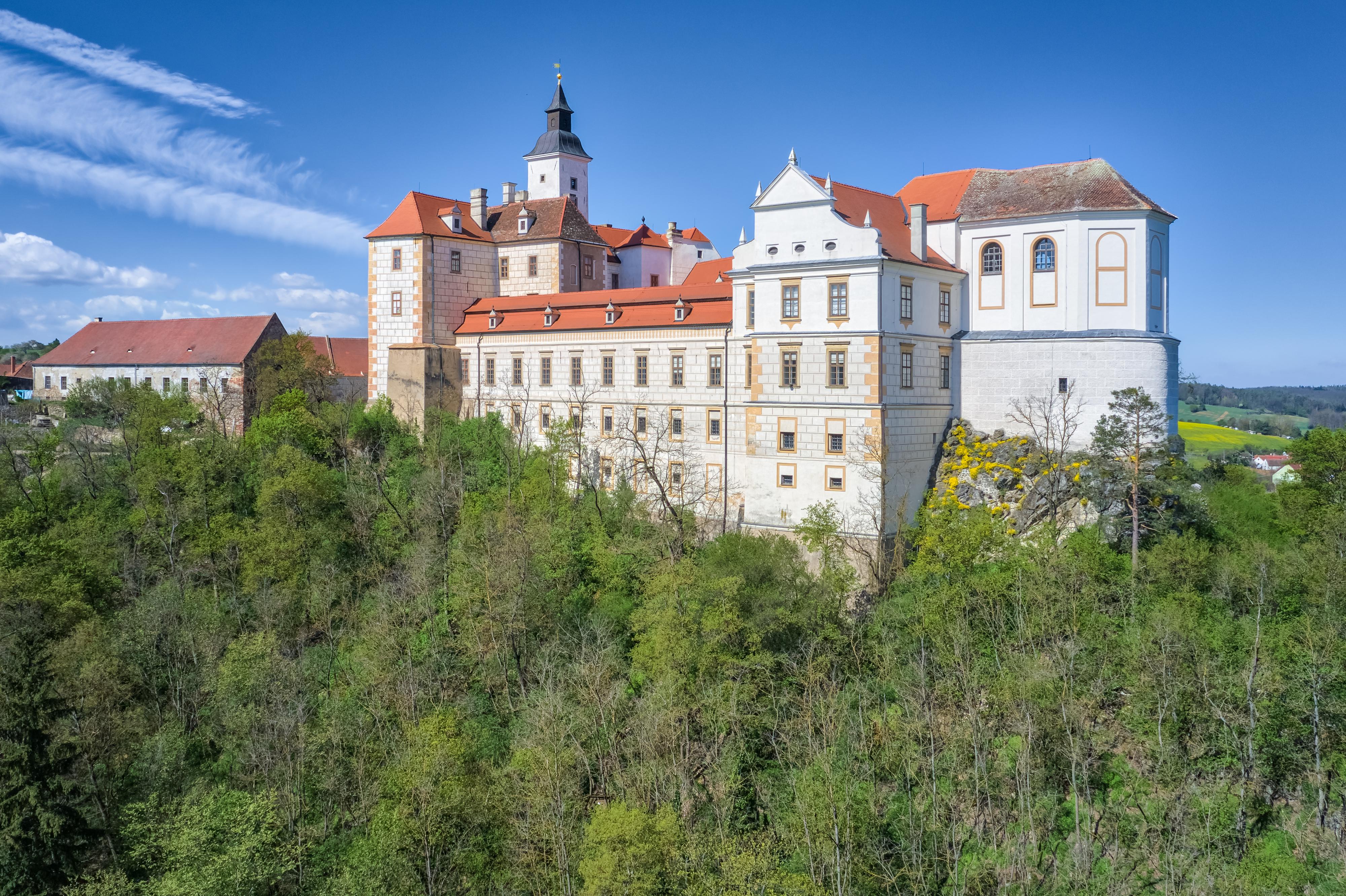 Starý zámek v Jevišovicích foto 3