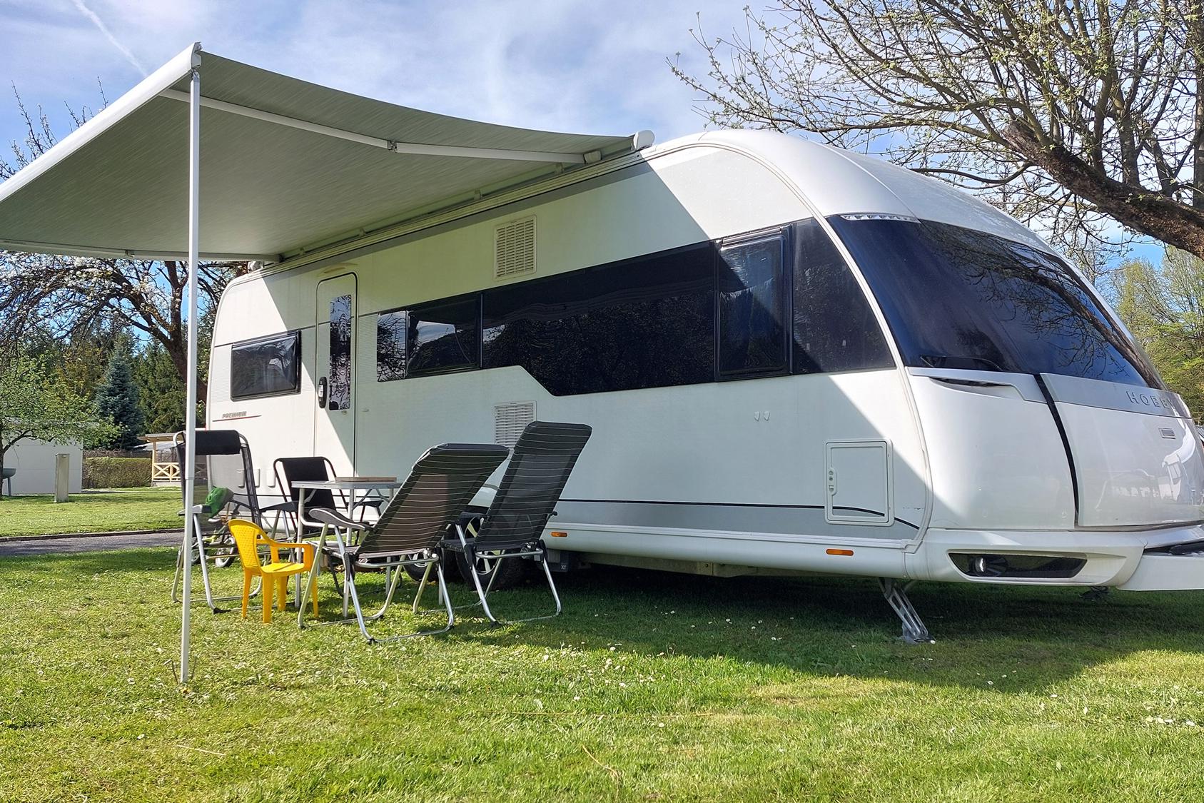 Super moderní karavan Hobby 650 v TOP výbavě v ČR