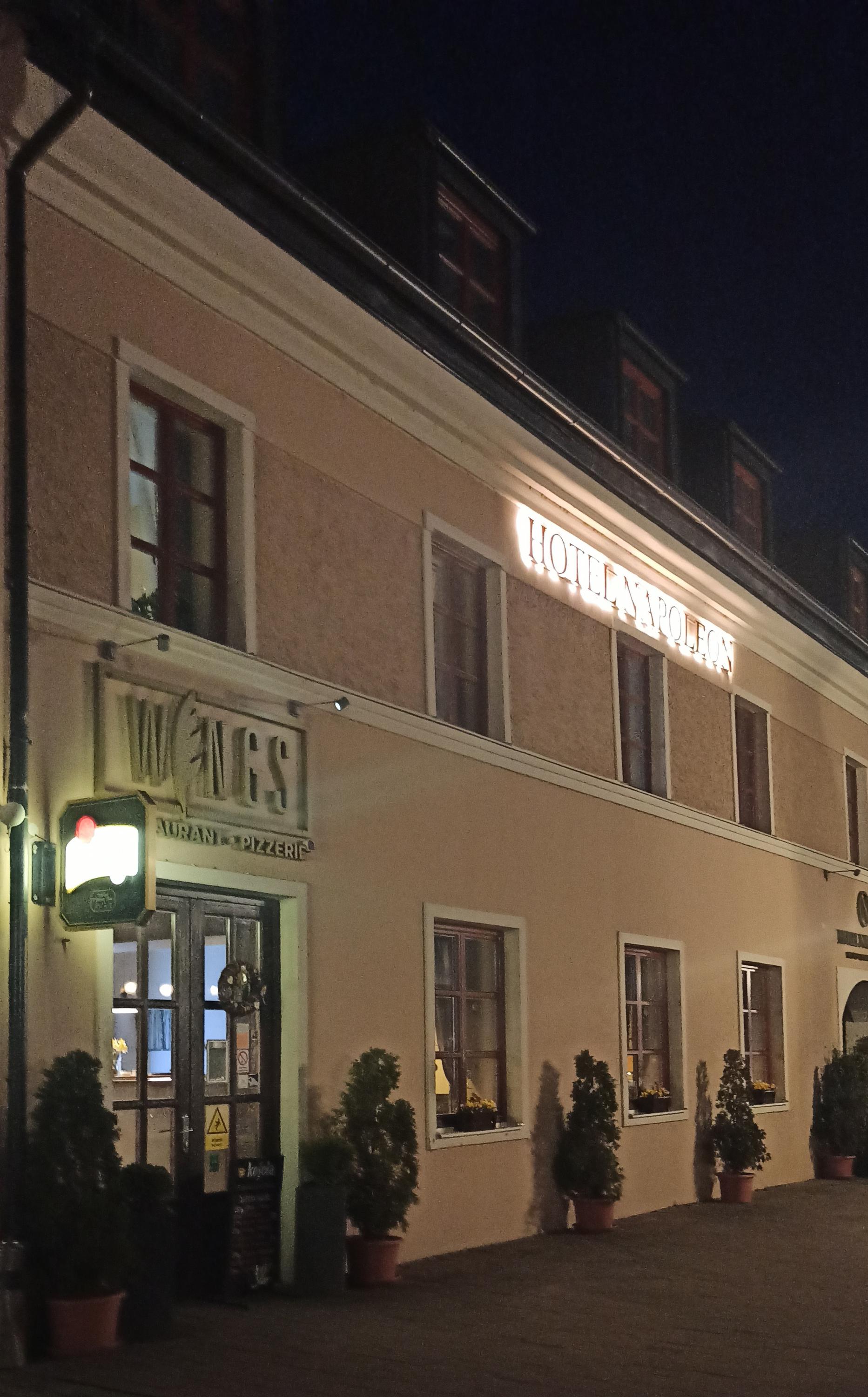 Wings cafe a restaurant foto 6