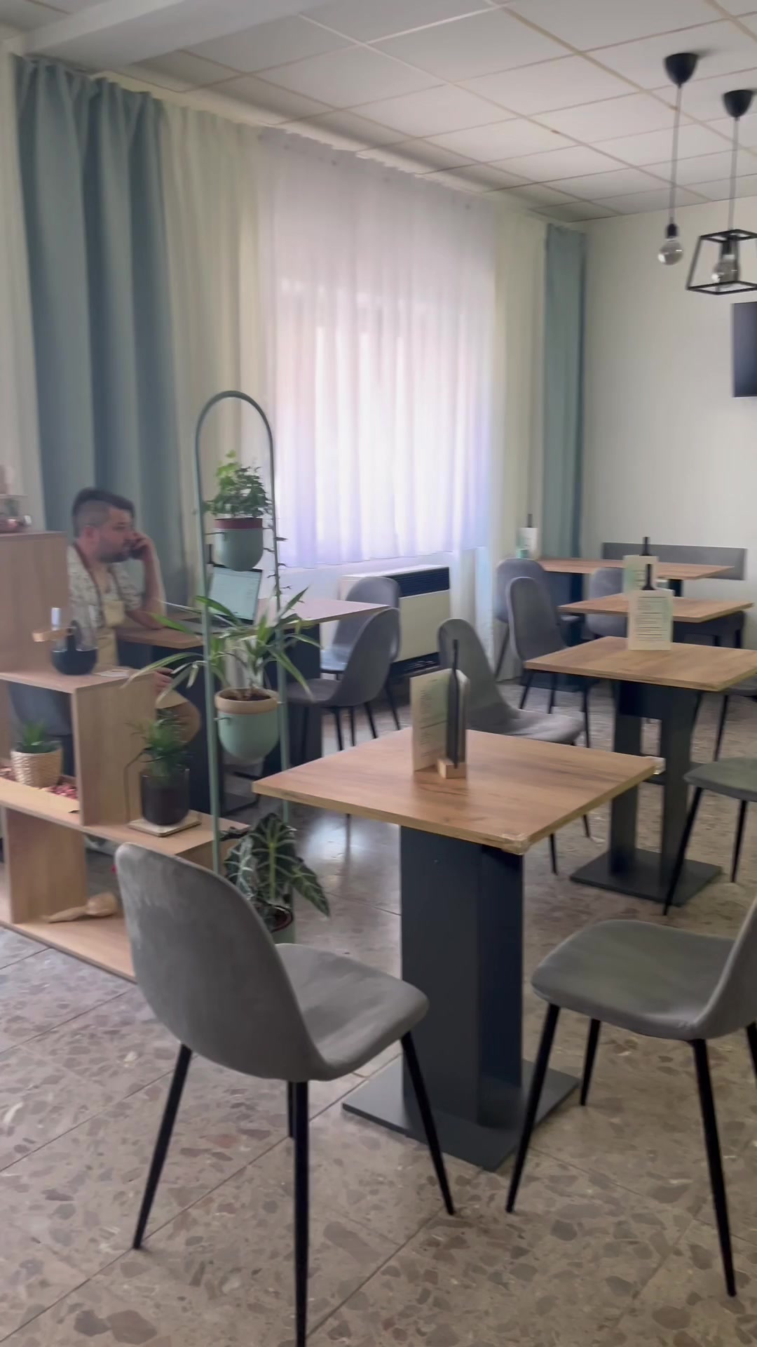 Malý Kafe foto 2 (náhled videa)