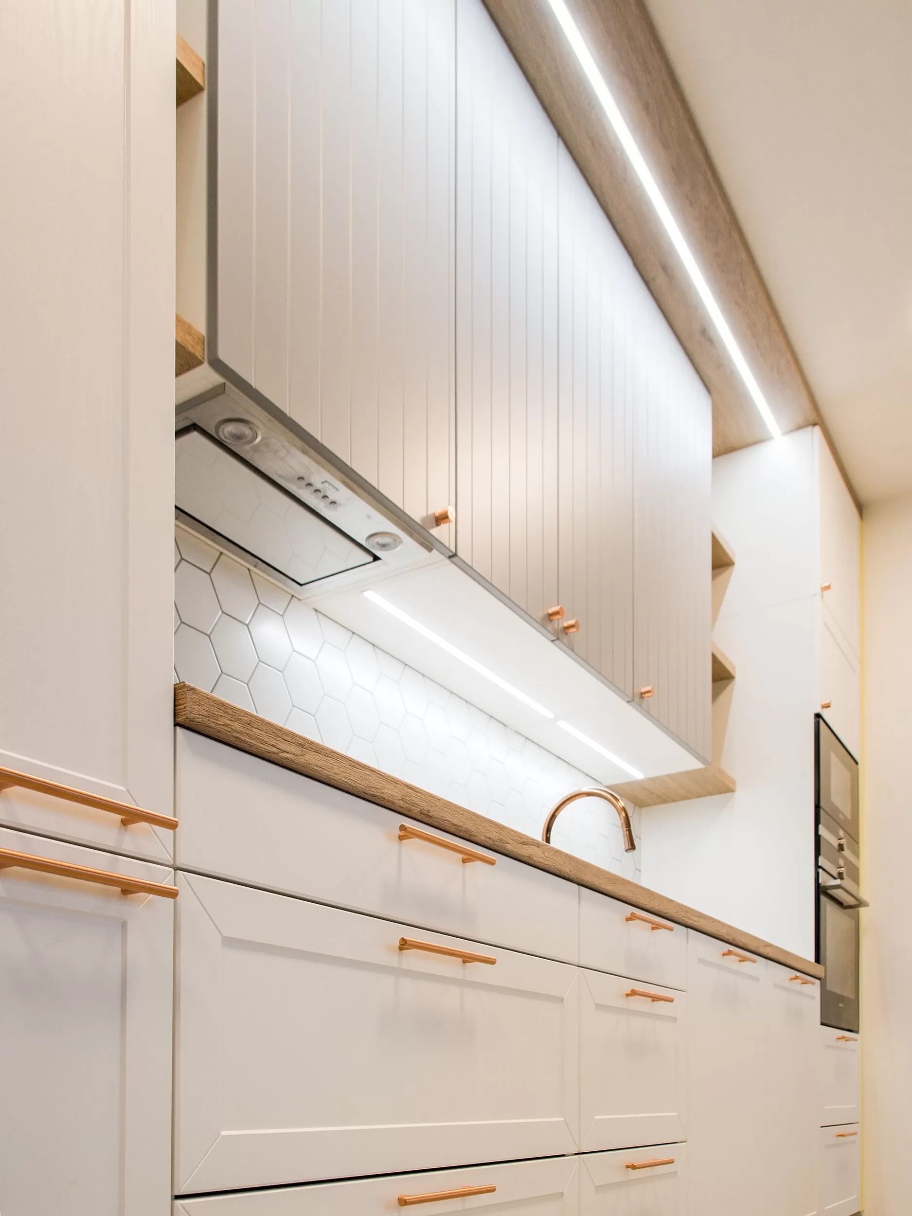 HEZKÝ DOMOV s.r.o. - Kuchyňské a interiérové studio foto 6