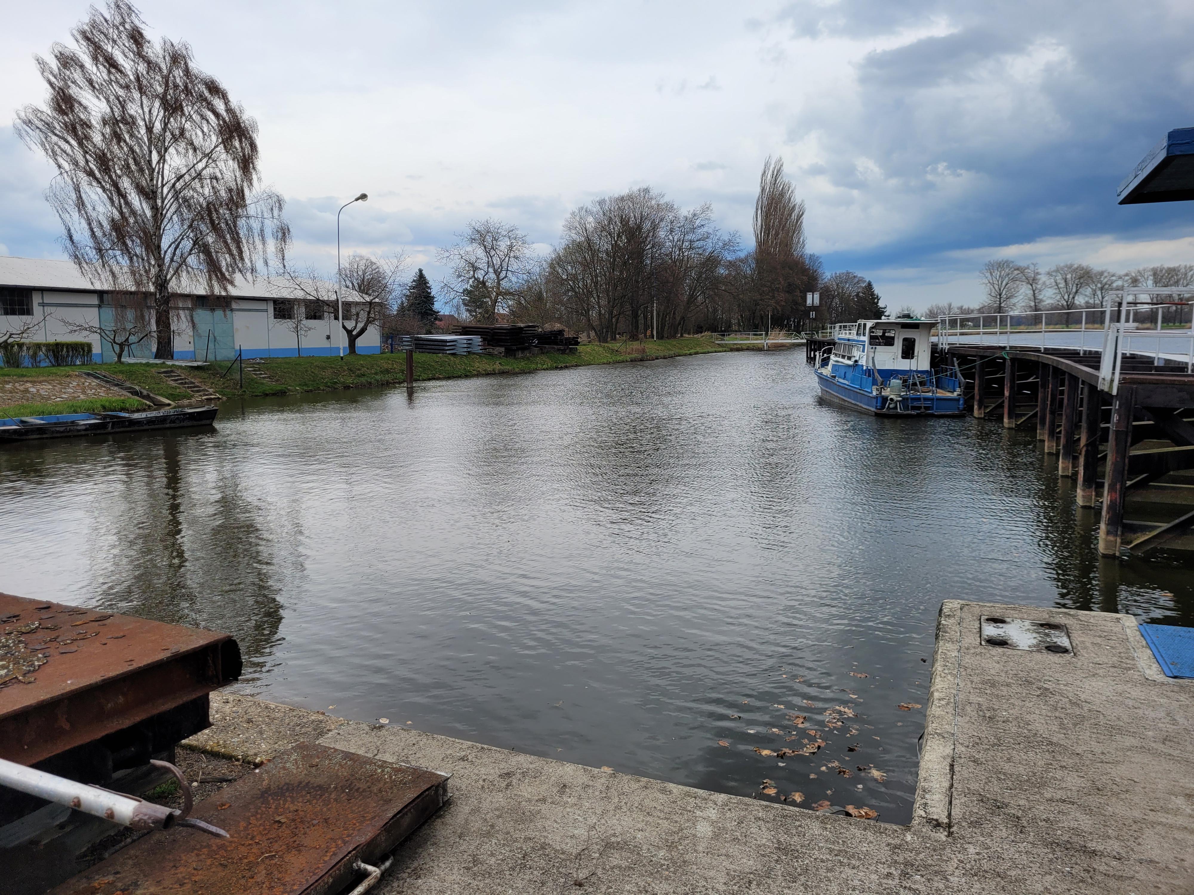 Plavební komora Kostomlátky foto 5