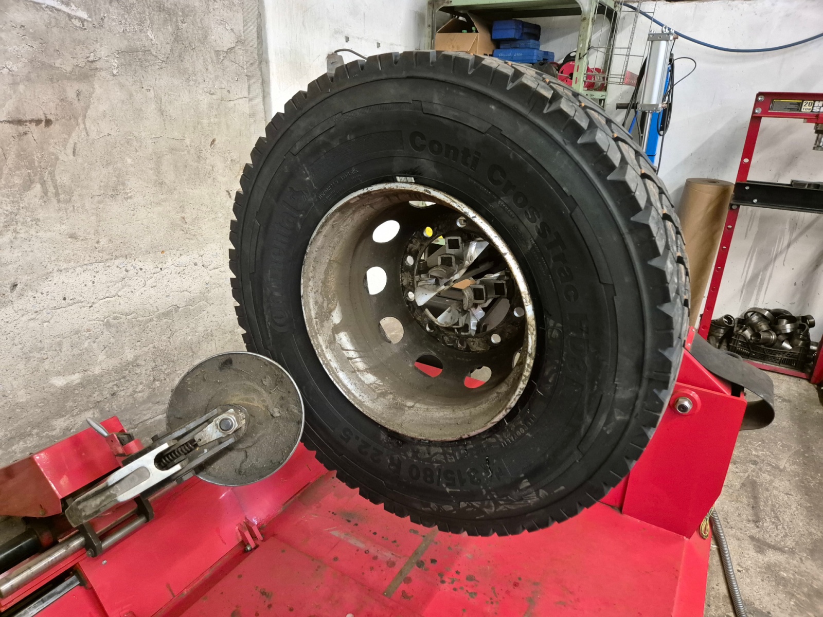 SB AUTOMOTIVE - TRUCK SERVIS foto 2