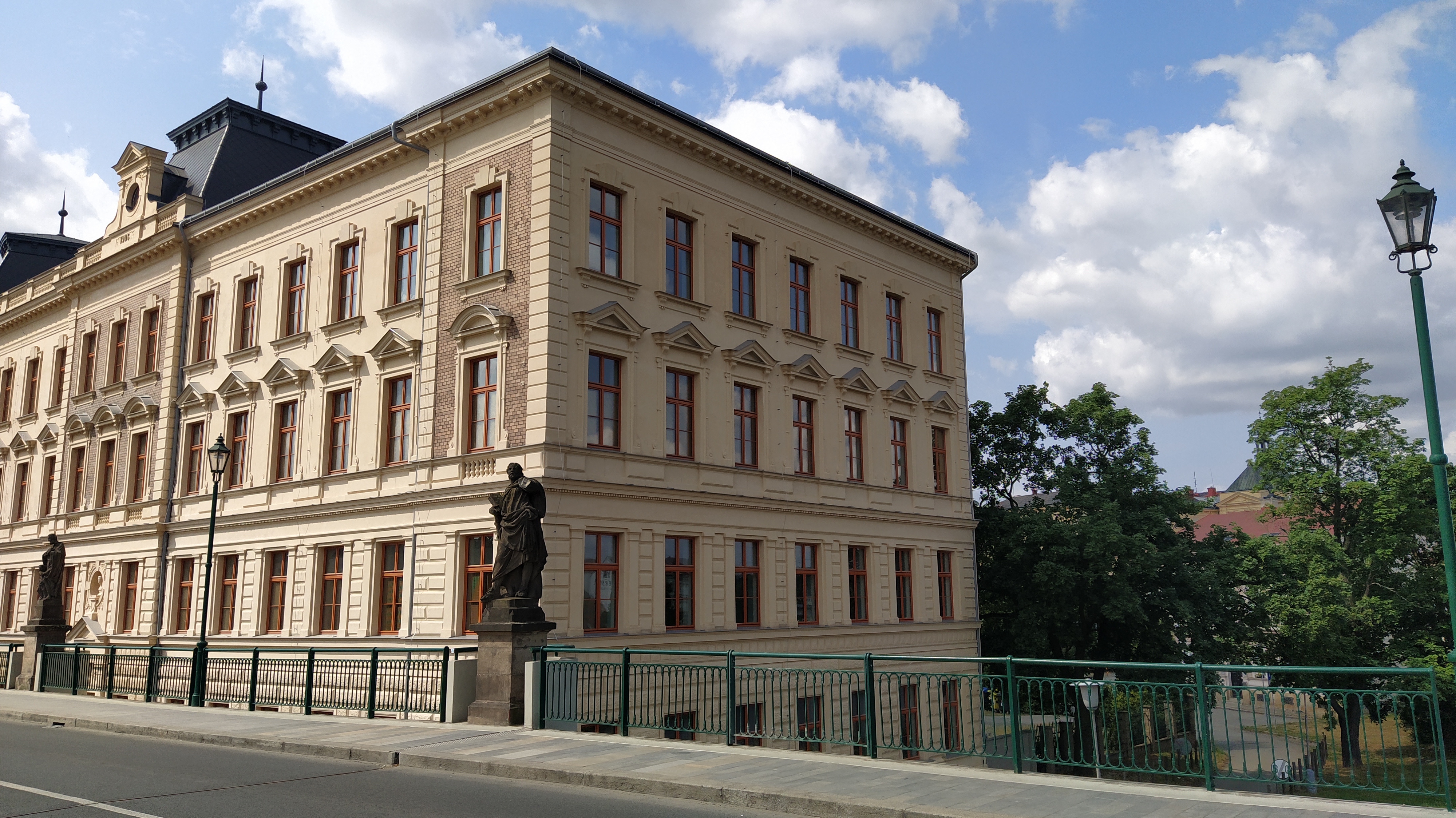 Základní škola, Plzeň, Podmostní 1 foto 5