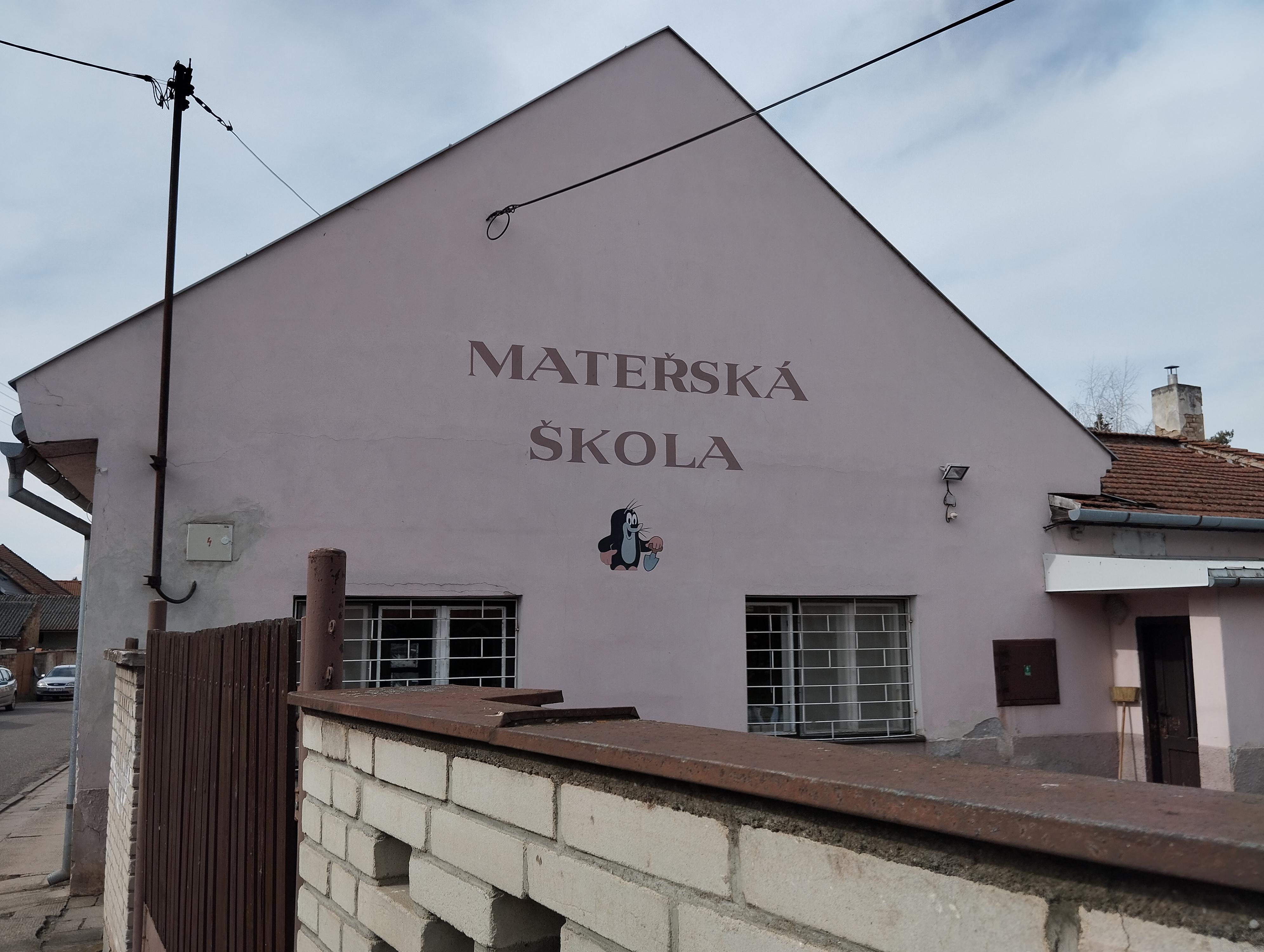 Základní škola a Mateřská škola Měrovice nad Hanou foto 3