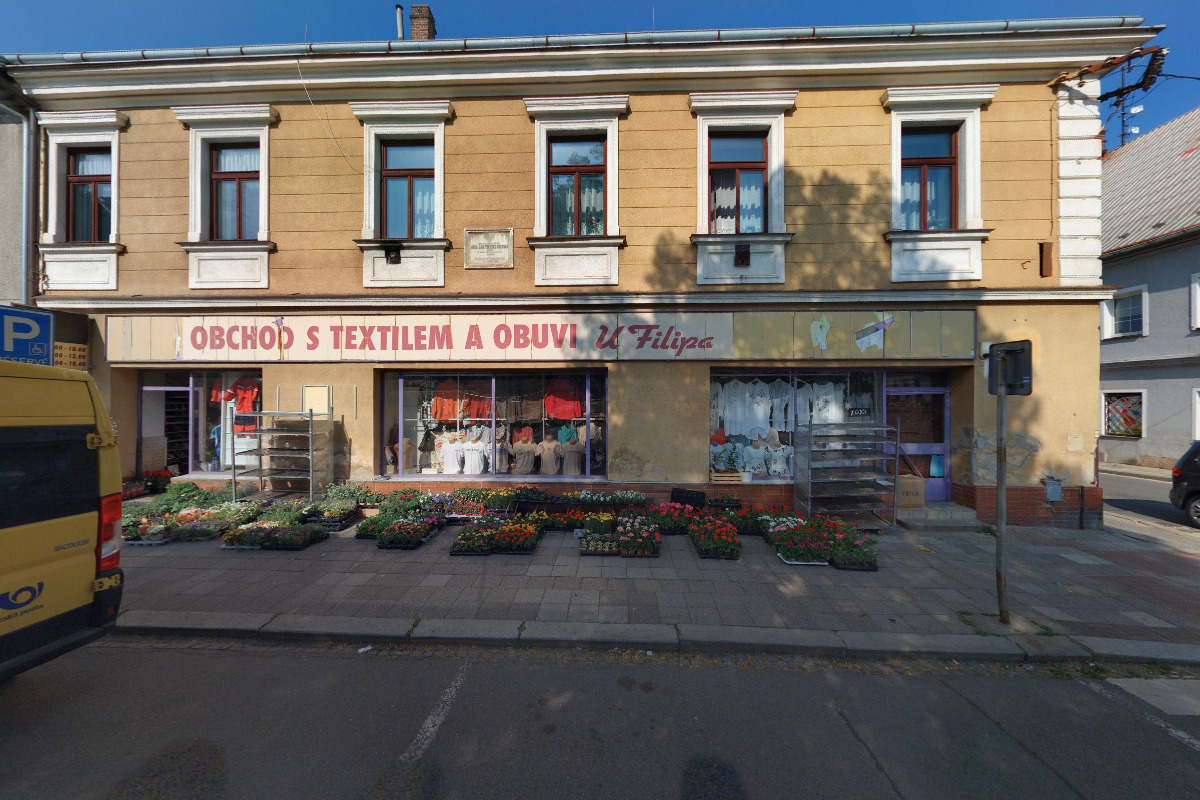 Prodej textilu a obuvi u Filipa