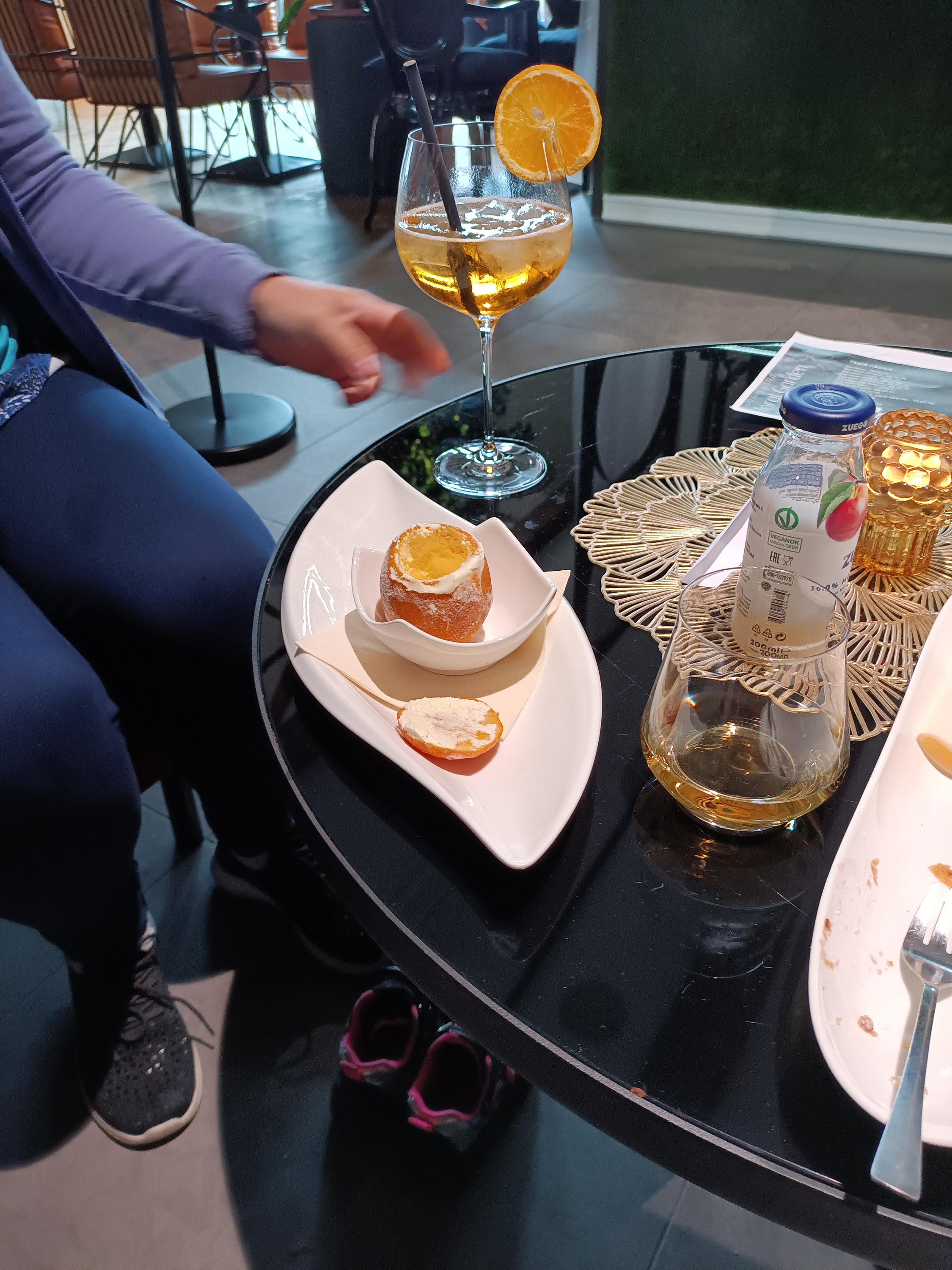 Floral Garden & Bar foto 3