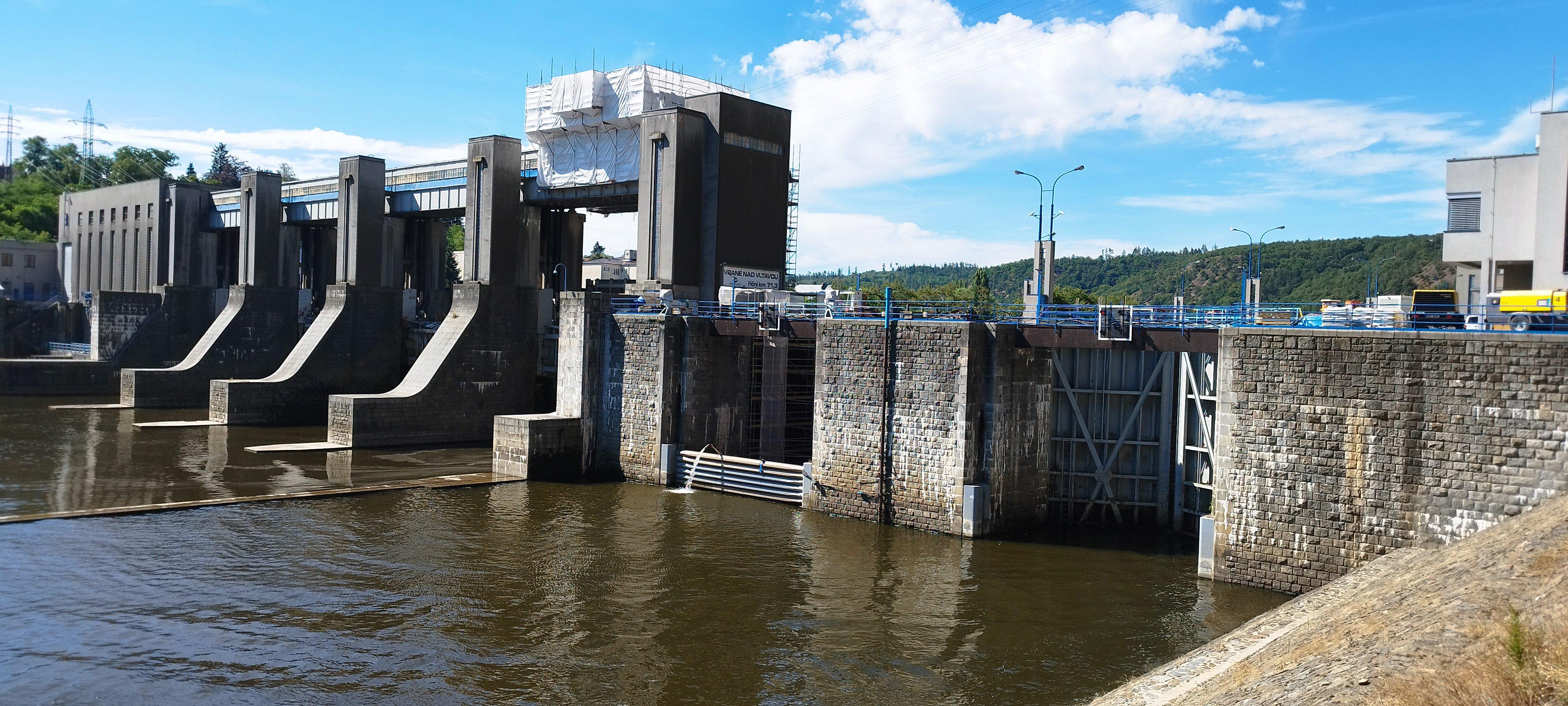 Plavební komora Vrané nad Vltavou foto 4