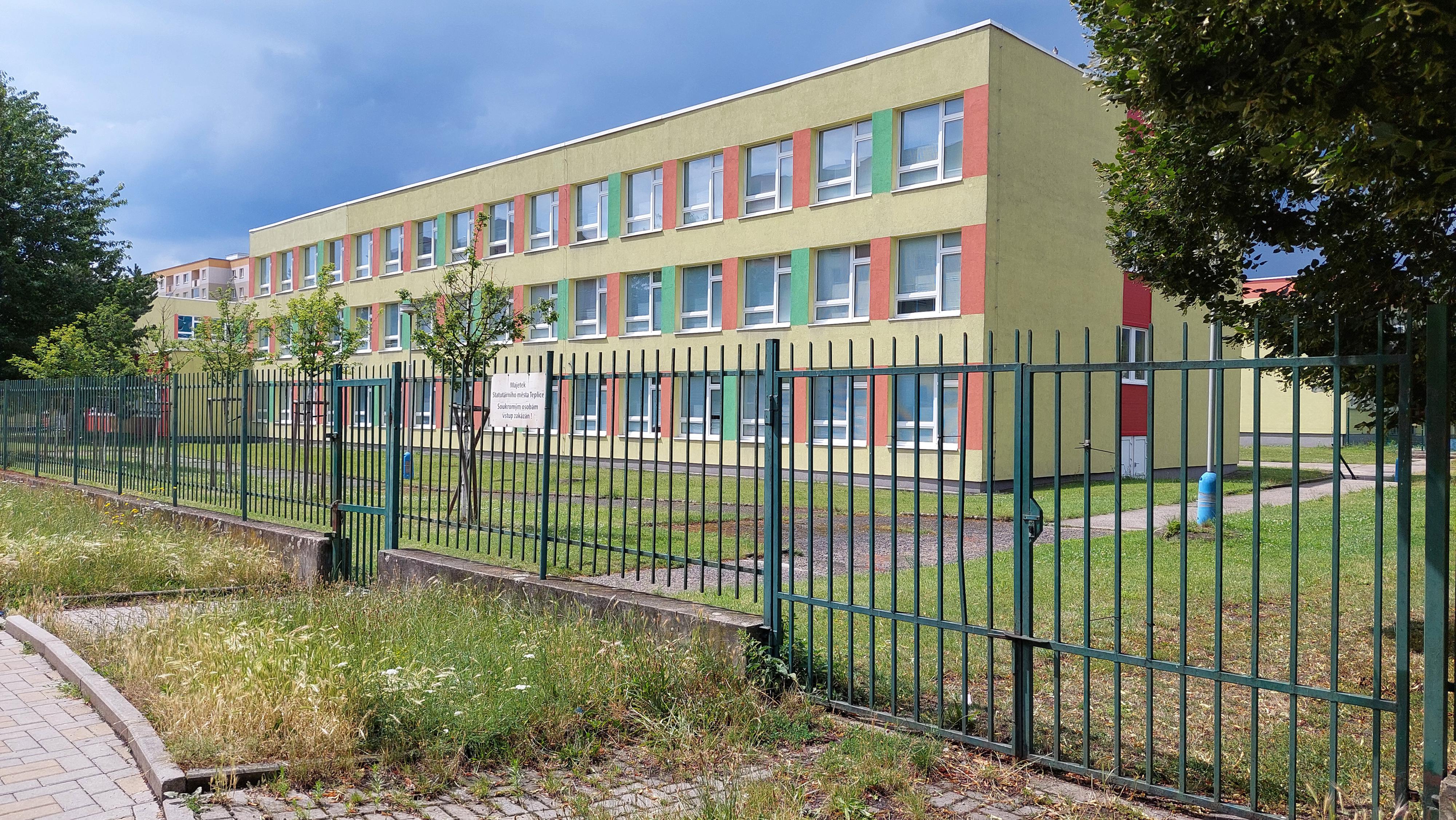 Základní škola, Teplice, Edisonova 1732 foto 2