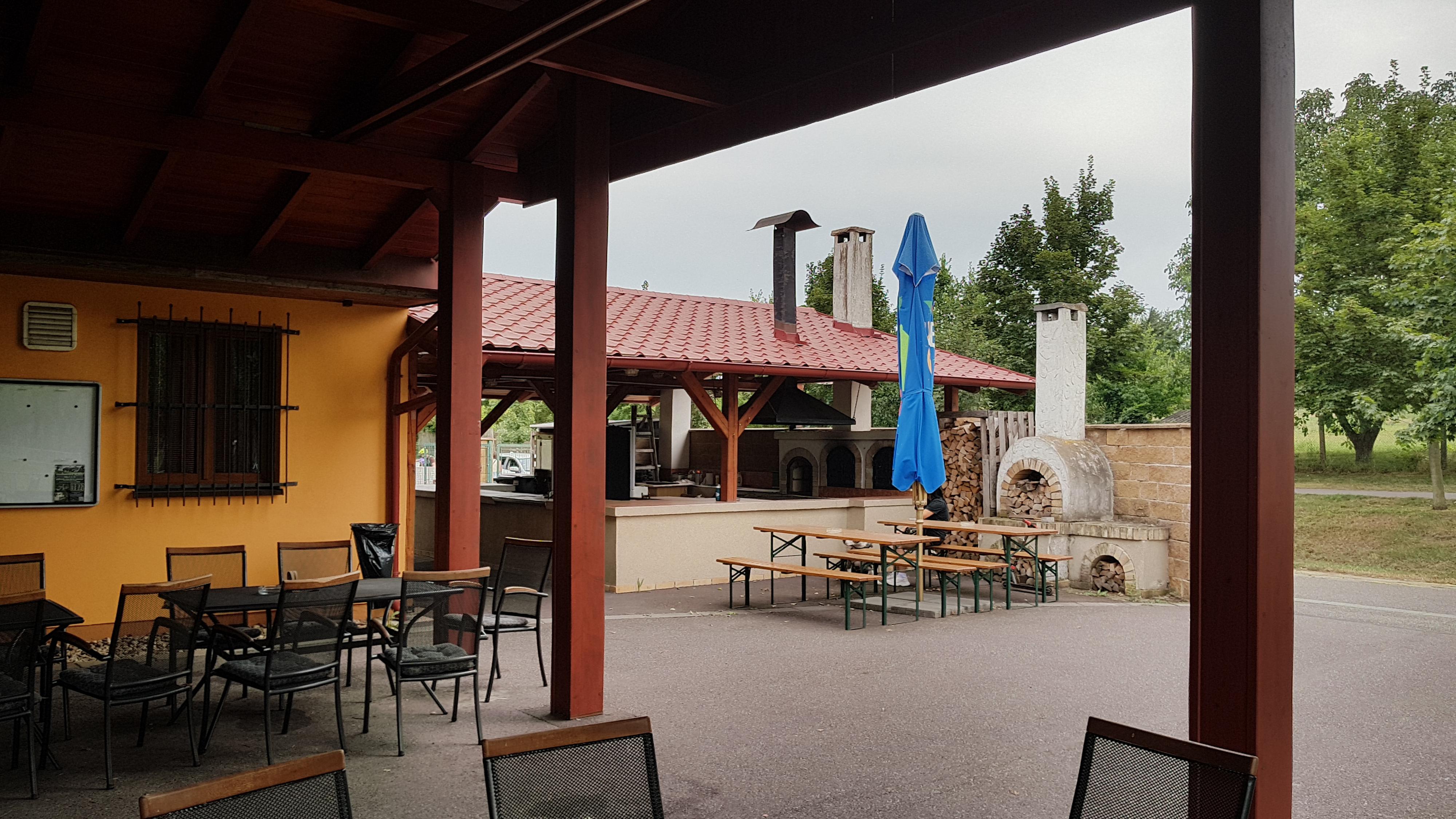 Sportovní areál - Obec Chvalovice foto 4