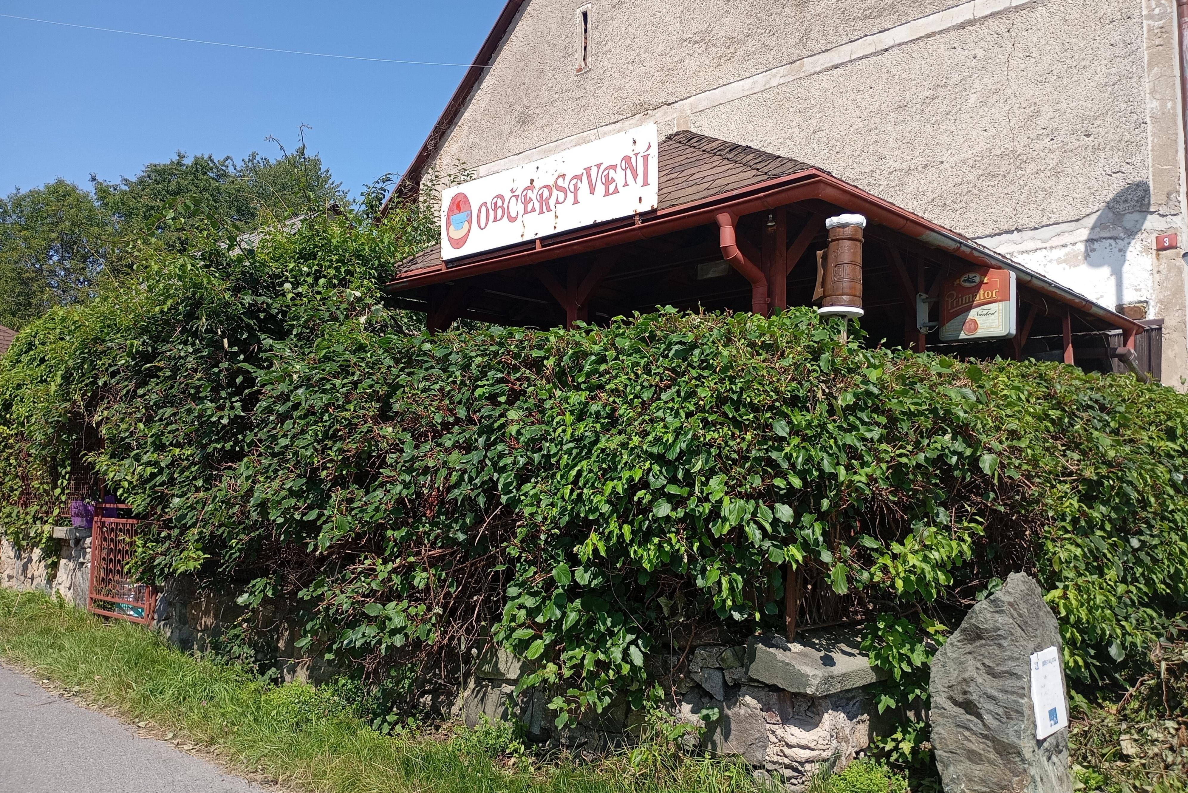 Občerstvení na náměstí Olešnice