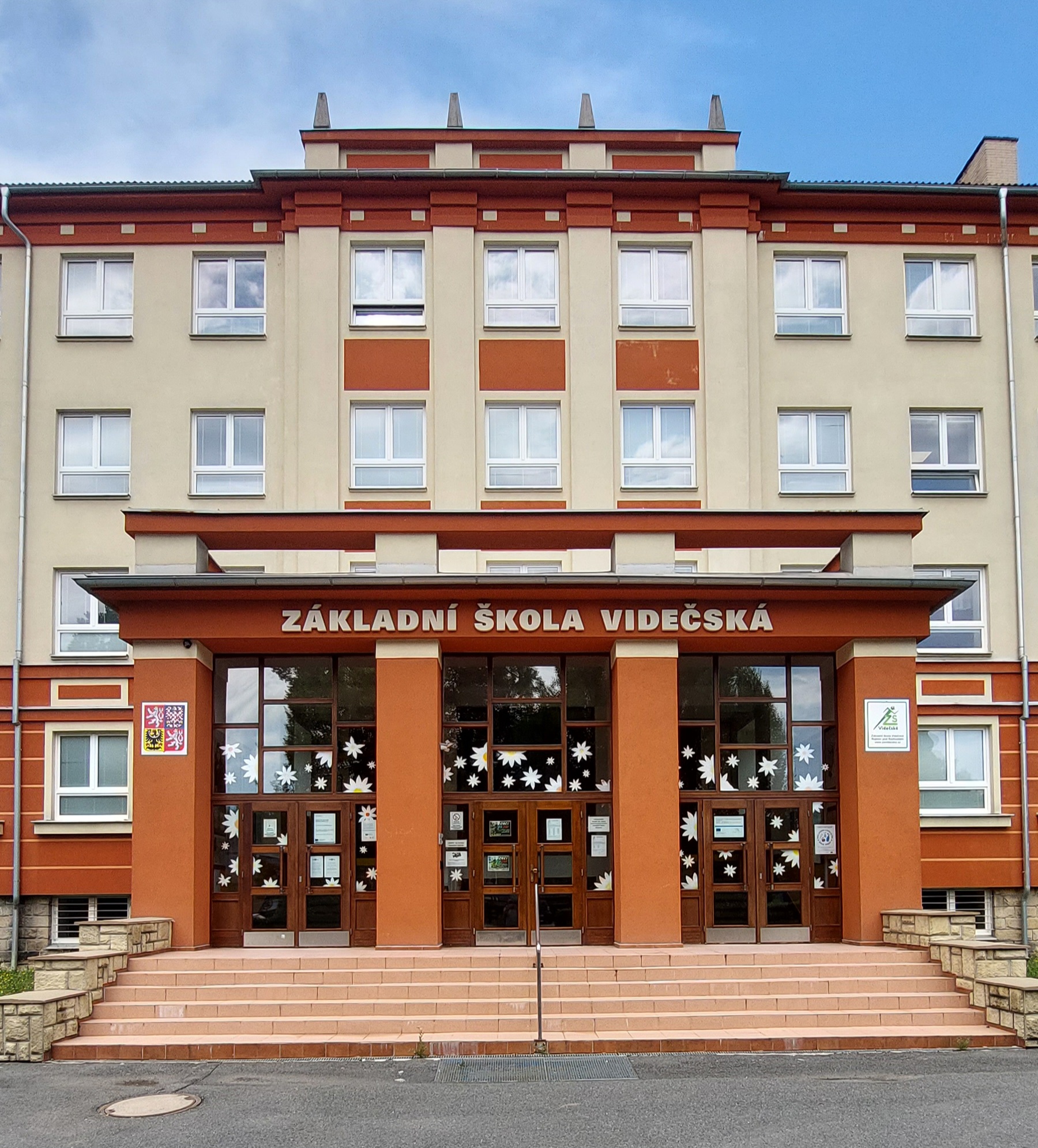 ZŠ Rožnov pod Radhoštěm, Videčská foto 4