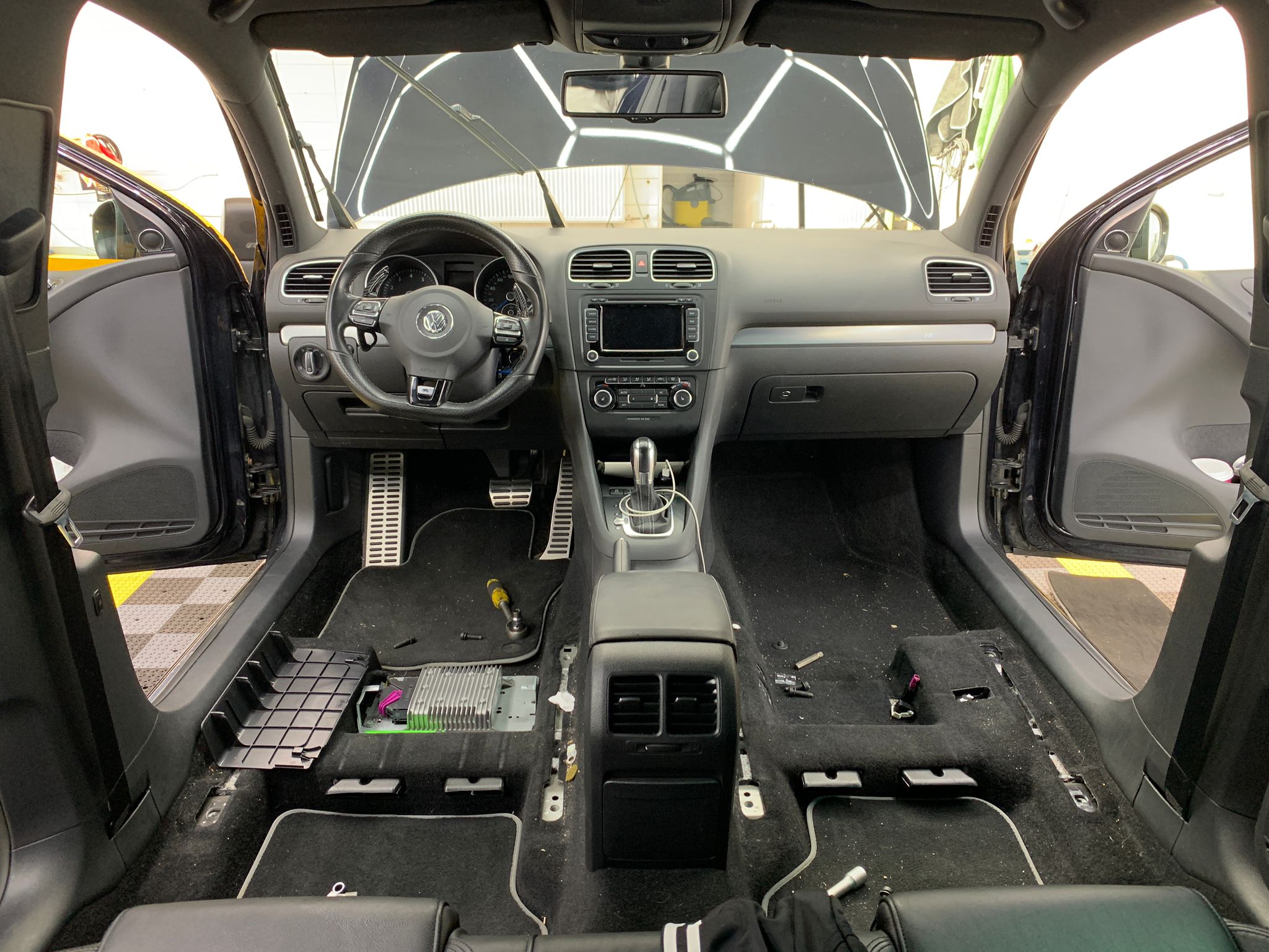 Suché nebo mokré čištění interiéru vašeho vozu