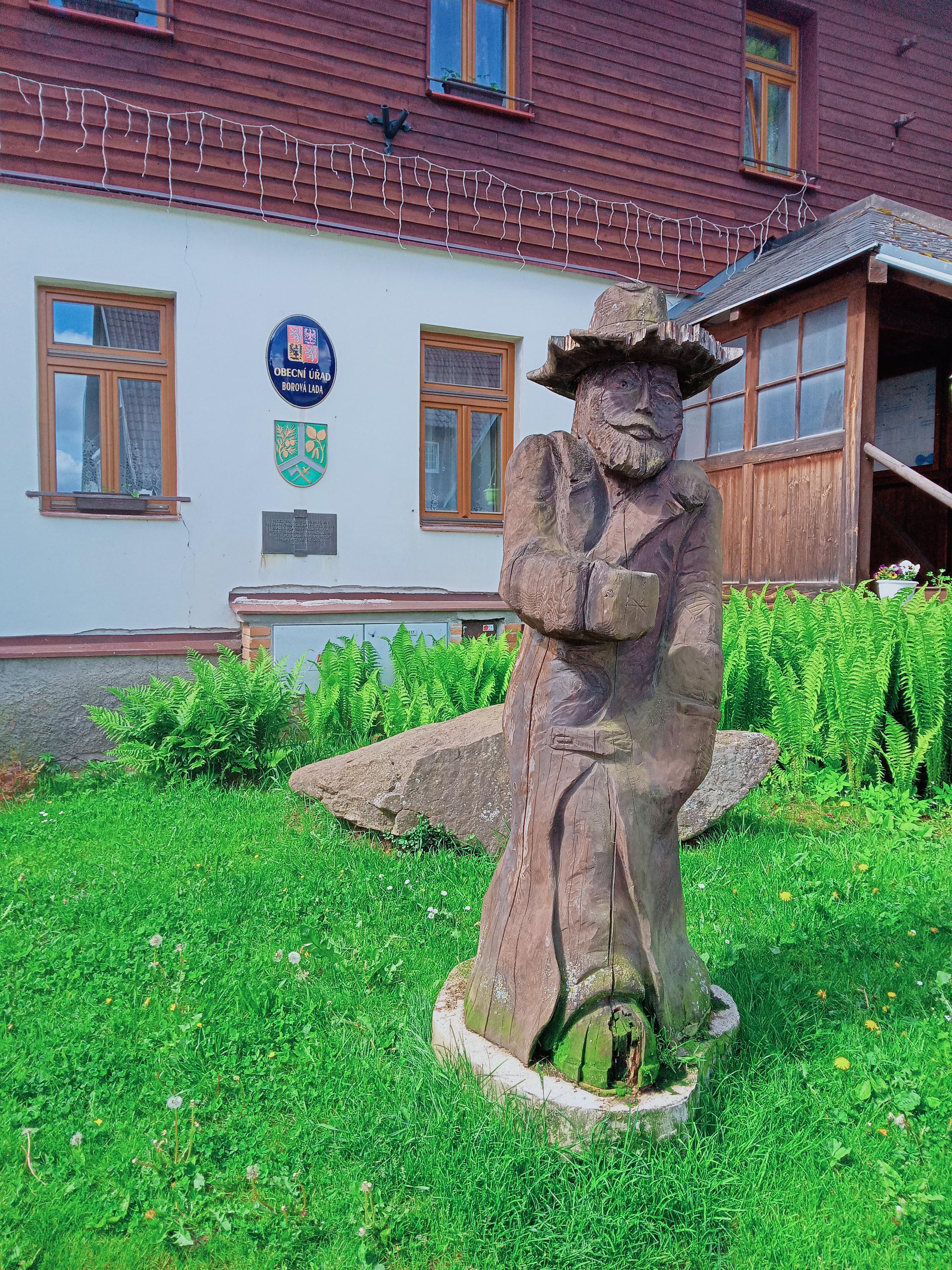 Borová Lada - obecní úřad foto 6