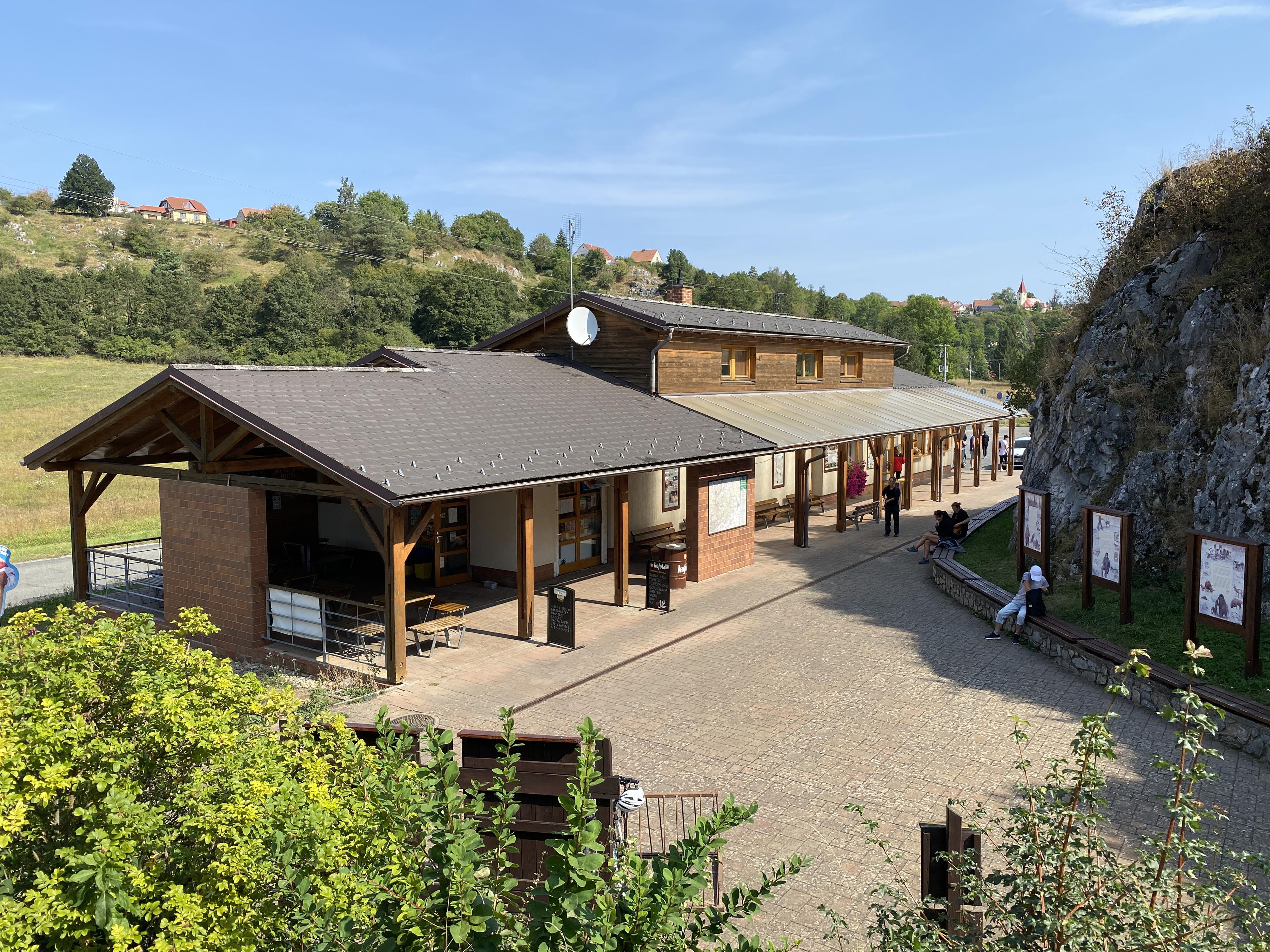 Občerstvení u Jeskyně Balcarka foto 6