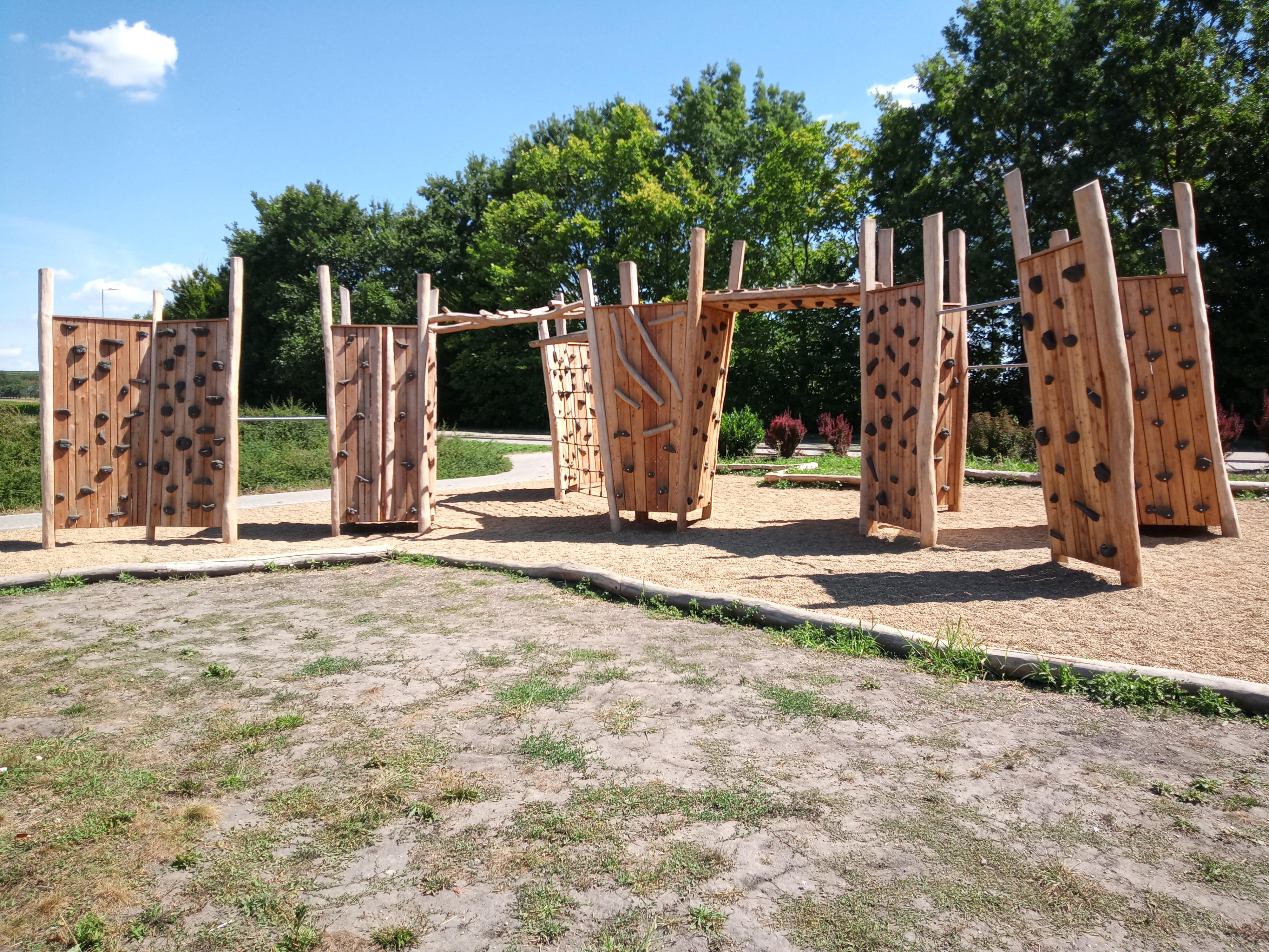 Boulderová stěna Velké Bílovice foto 3