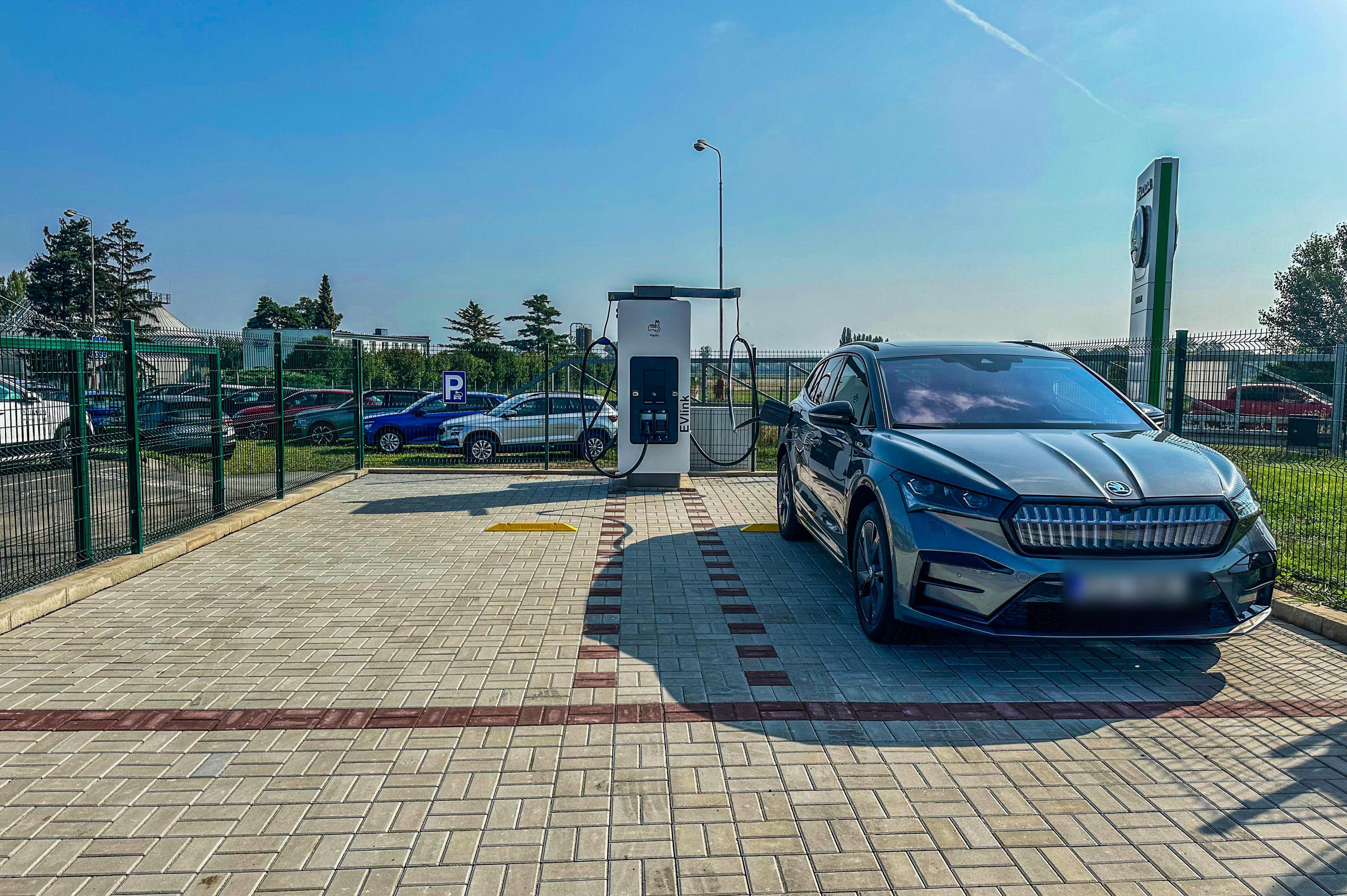 UNIKOM nabíjecí stanice 180 kW foto 1