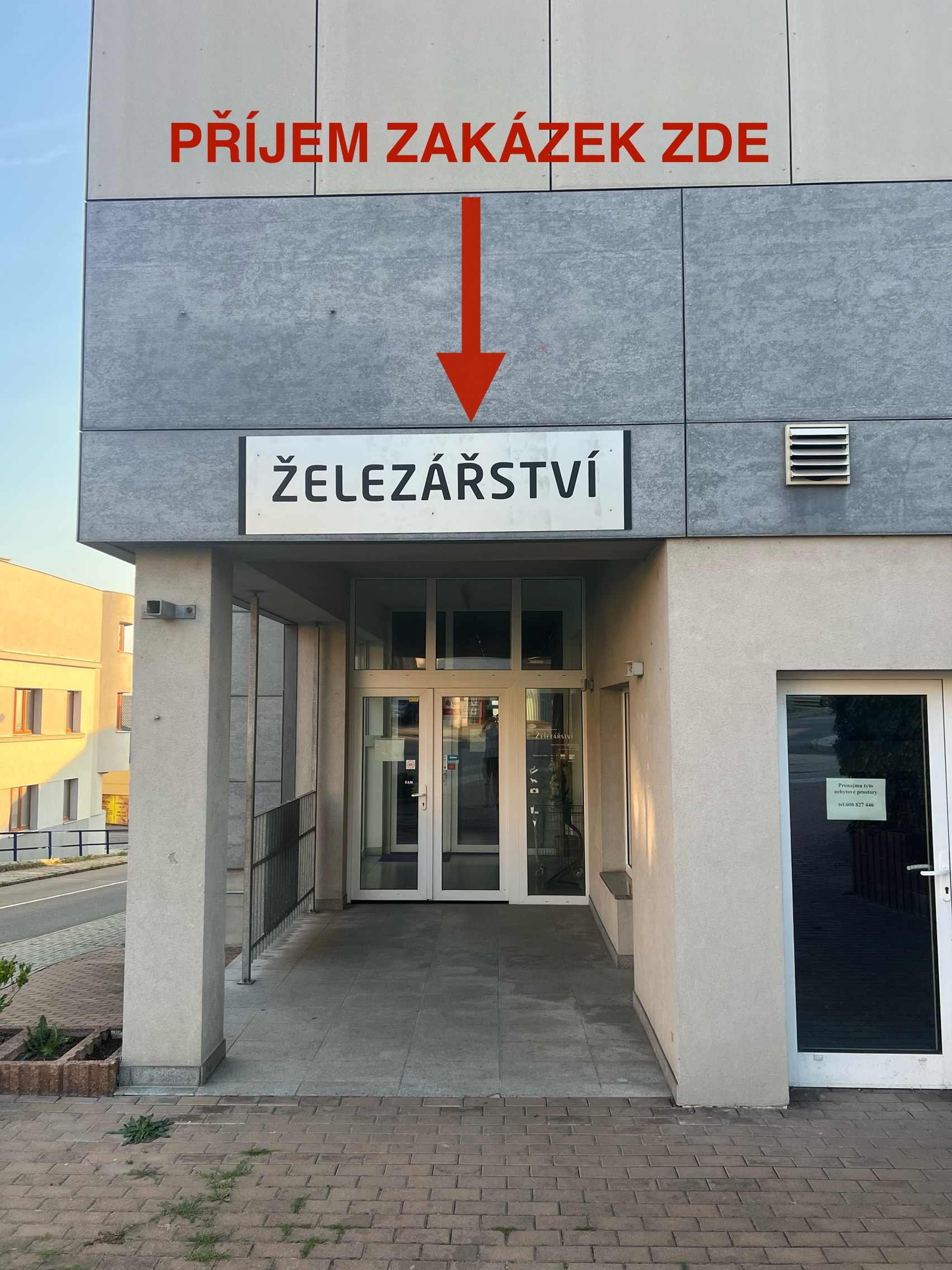 BROUŠENÍ NOŽŮ A NŮŽEK PEŠEK foto 3