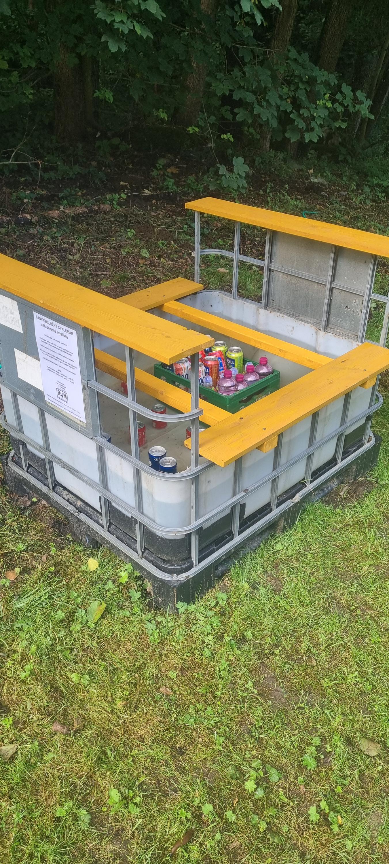 Samoobslužný cyklobar u Rudoltické myslivny foto 5