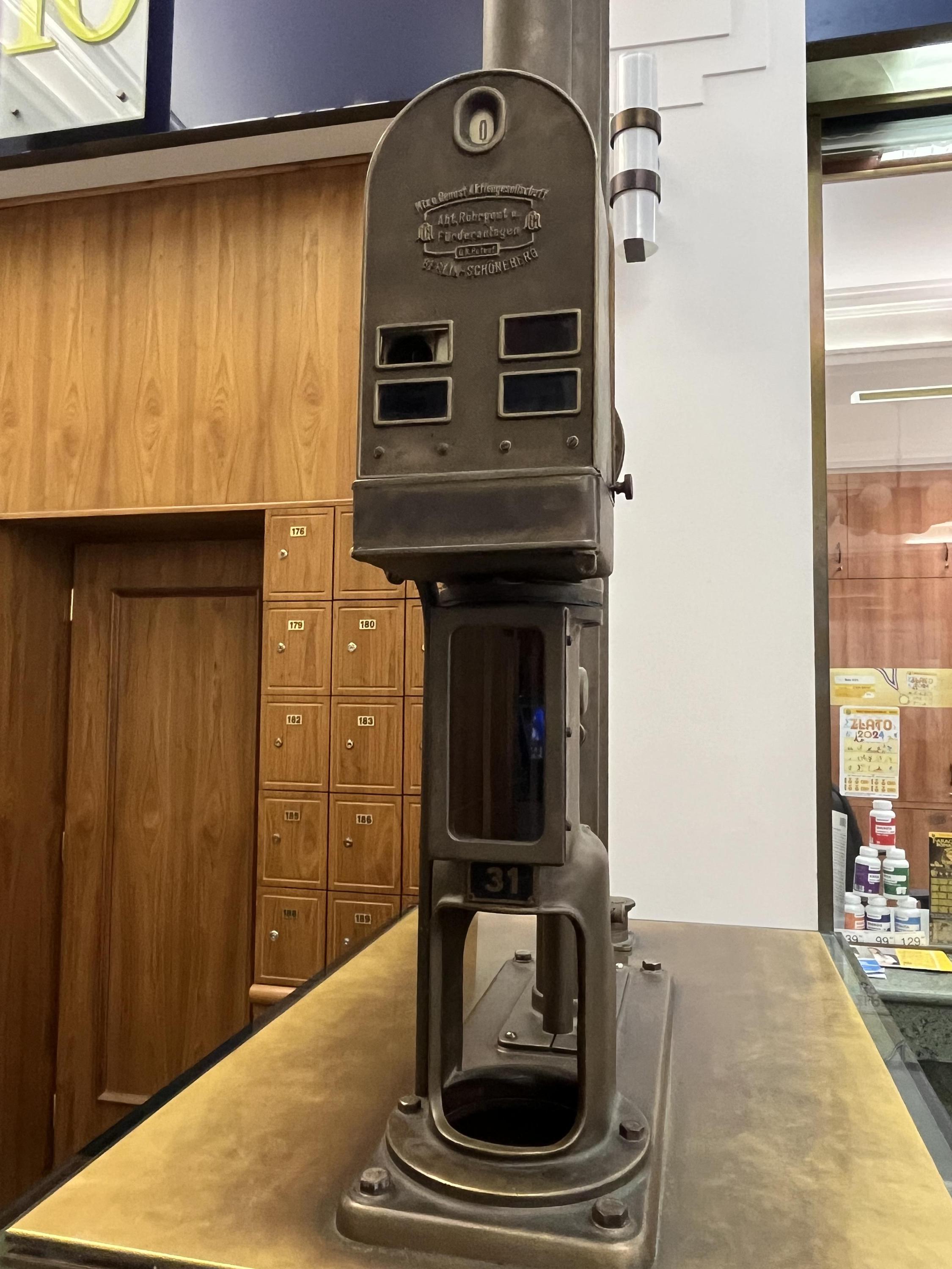 Pošta Praha 2 foto 5