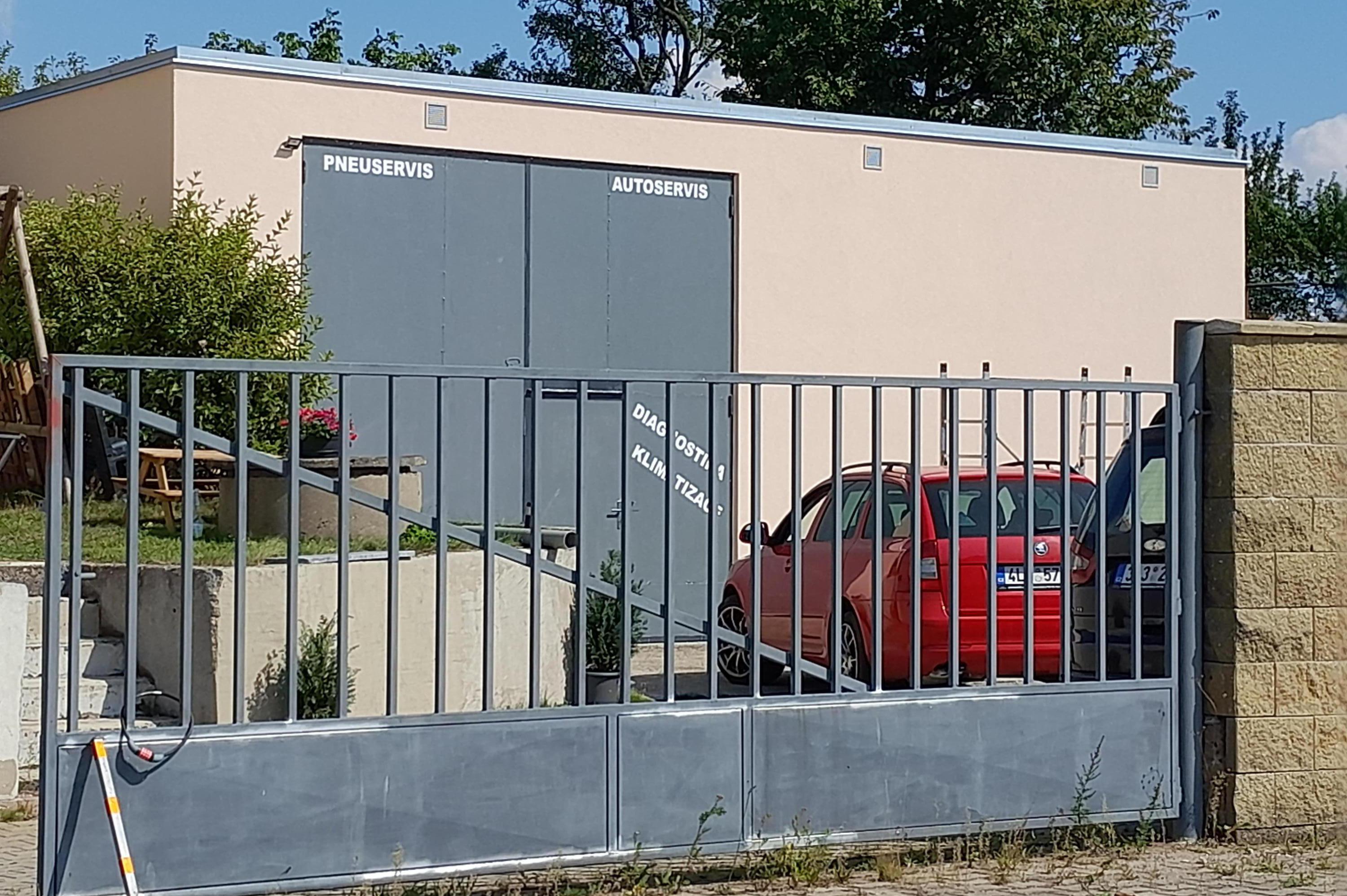 Antonín Kišac -  AUTOSLUŽBY