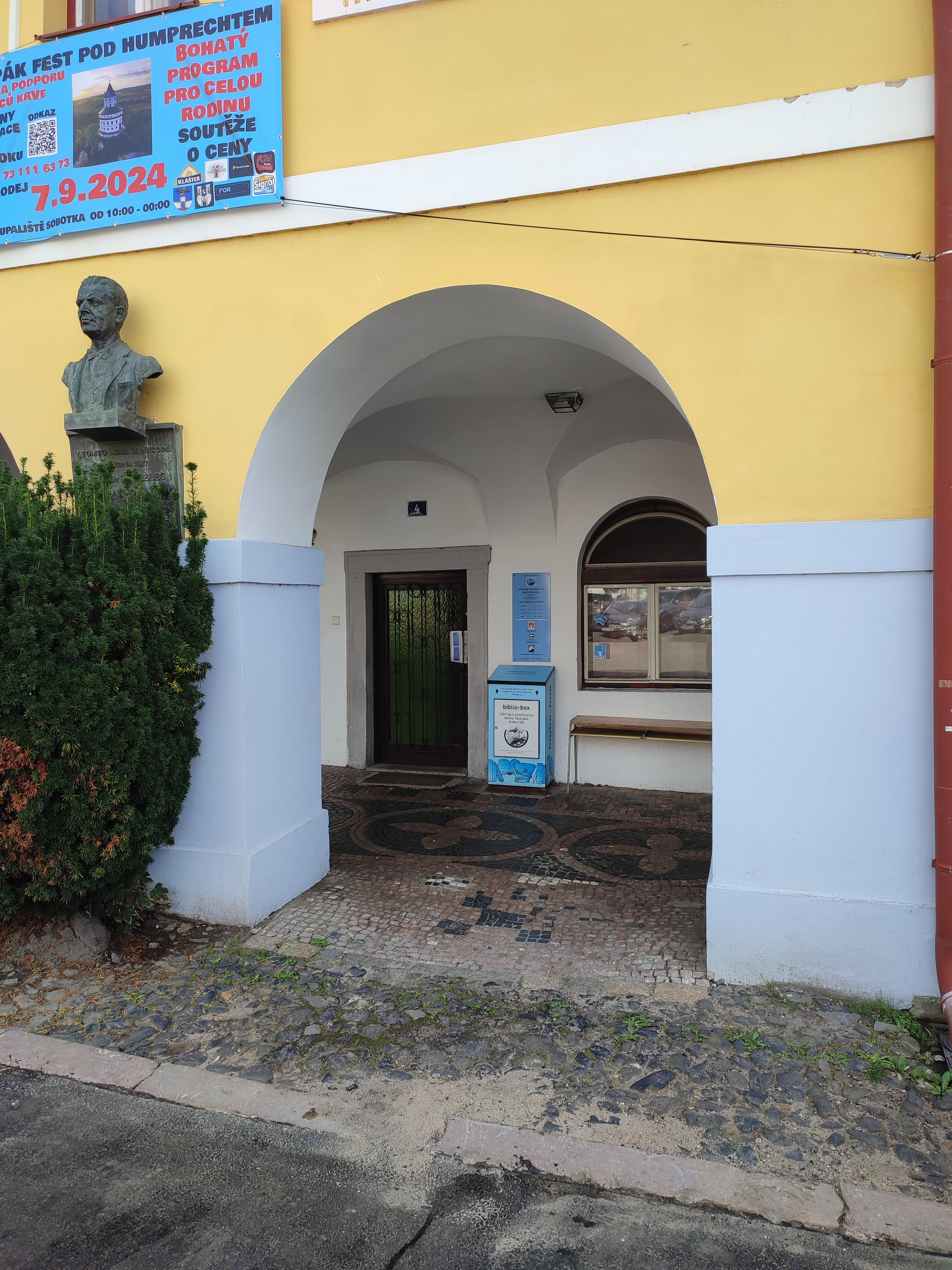 Městská knihovna Fráni Šrámka v Sobotce foto 4