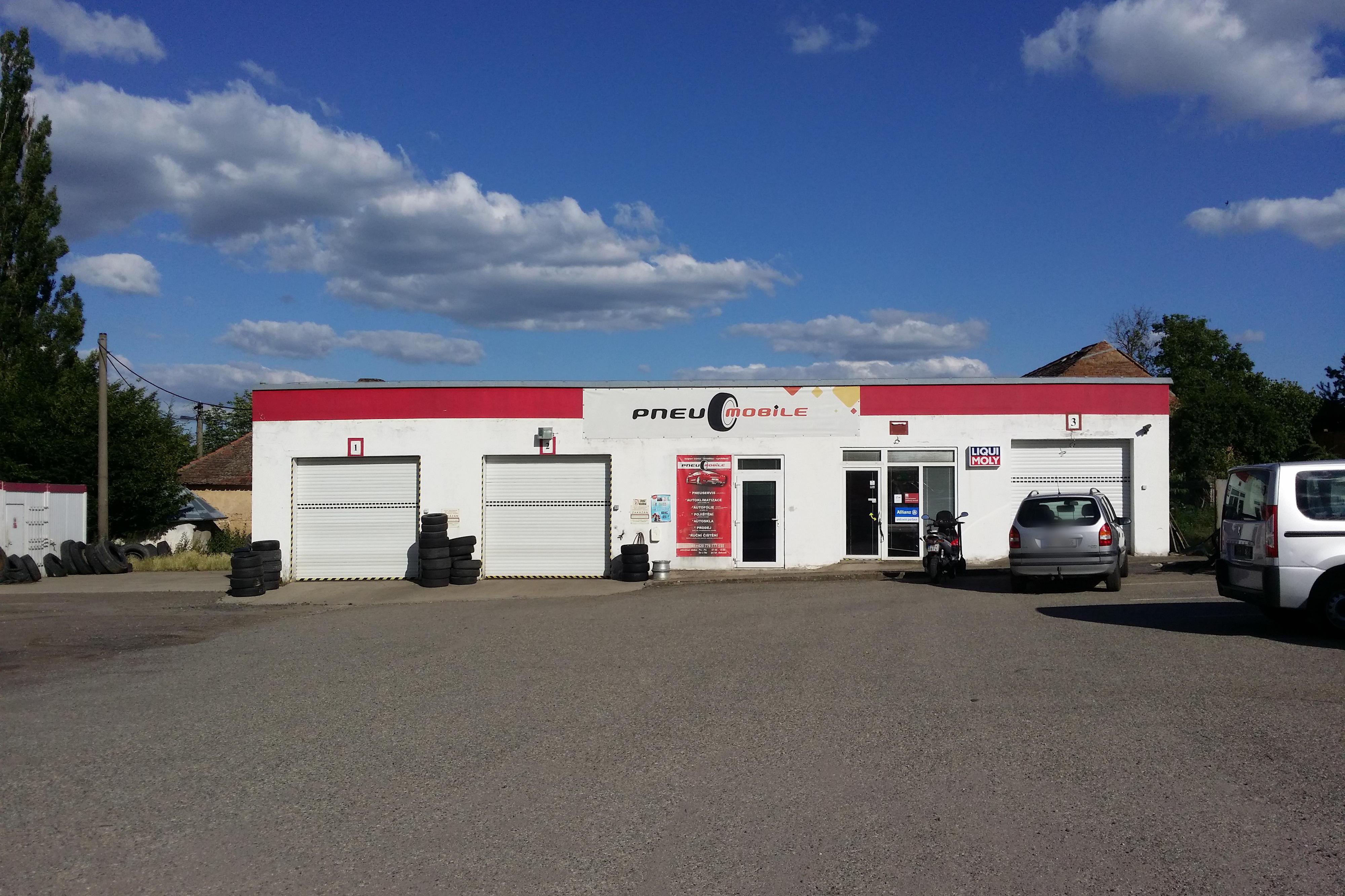 PNEUMOBILE pneuservis ZNOJMO foto 1