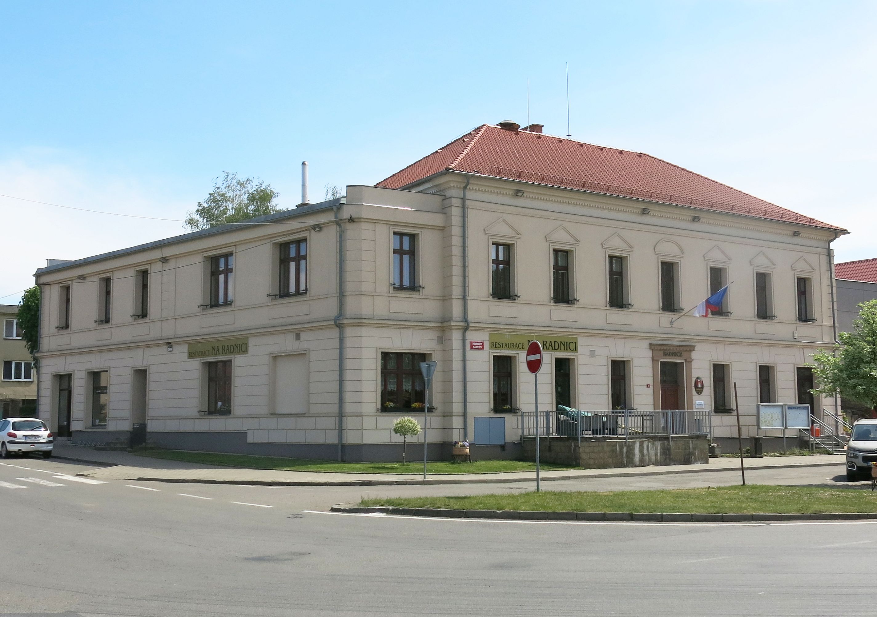 Chotětov - úřad městyse foto 2