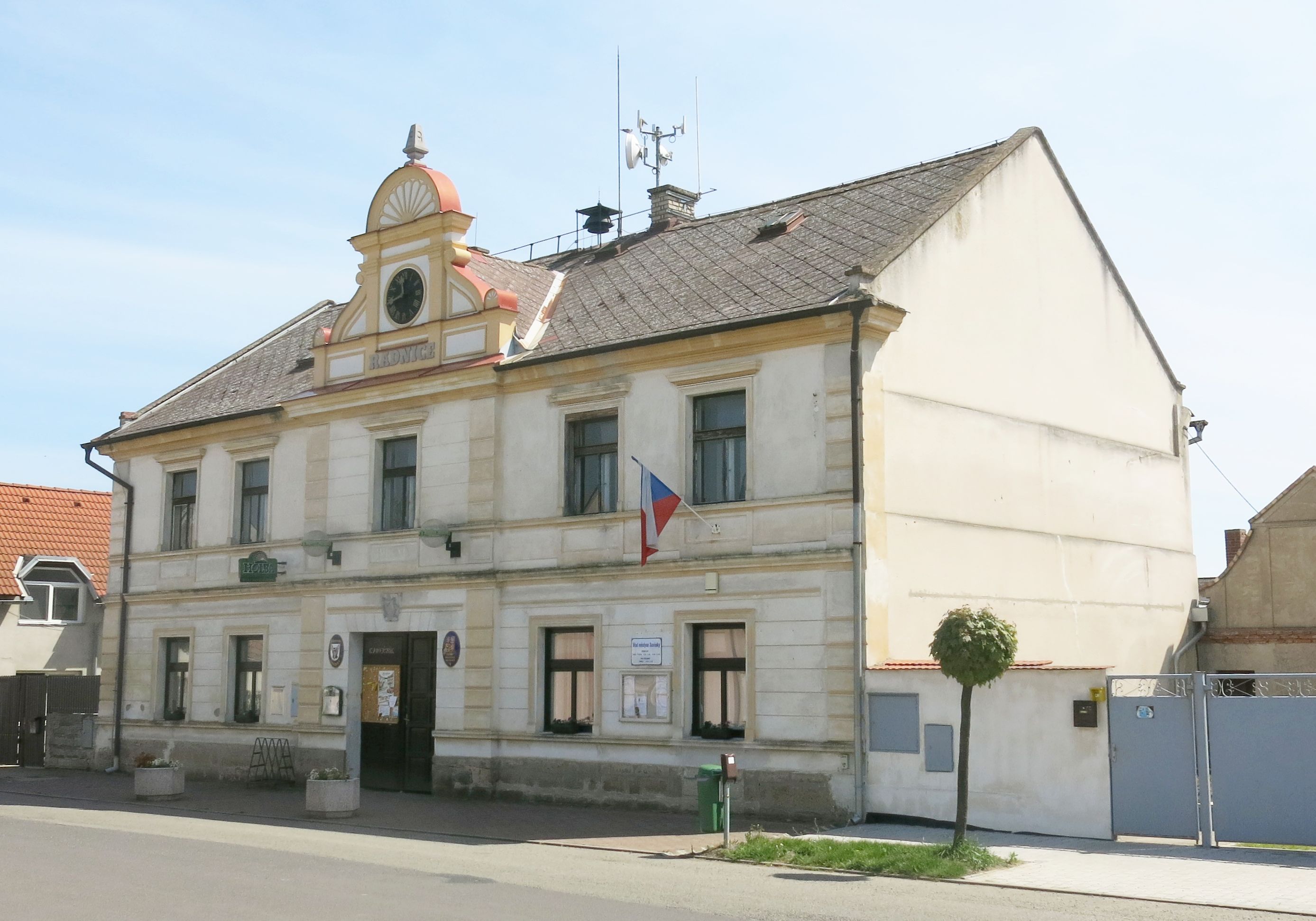 Sovínky - úřad městyse foto 2