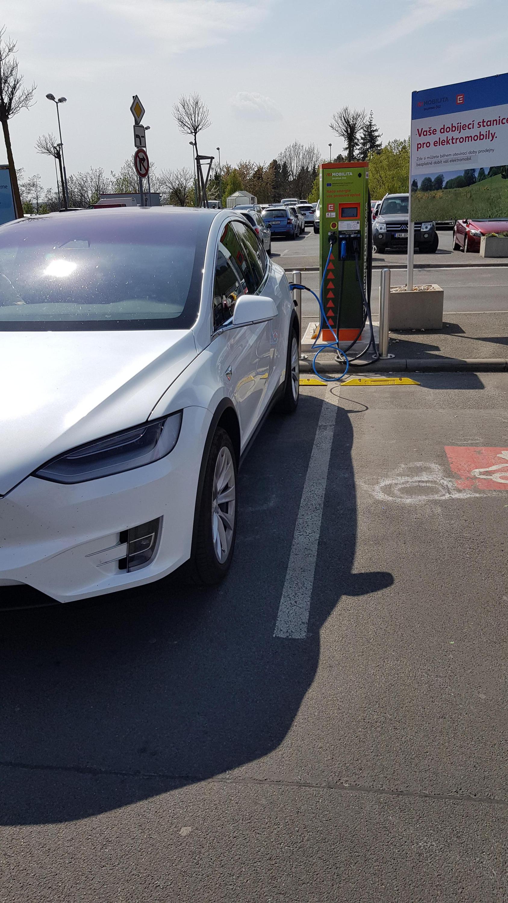 Nabíjecí stanice ČEZ foto 3