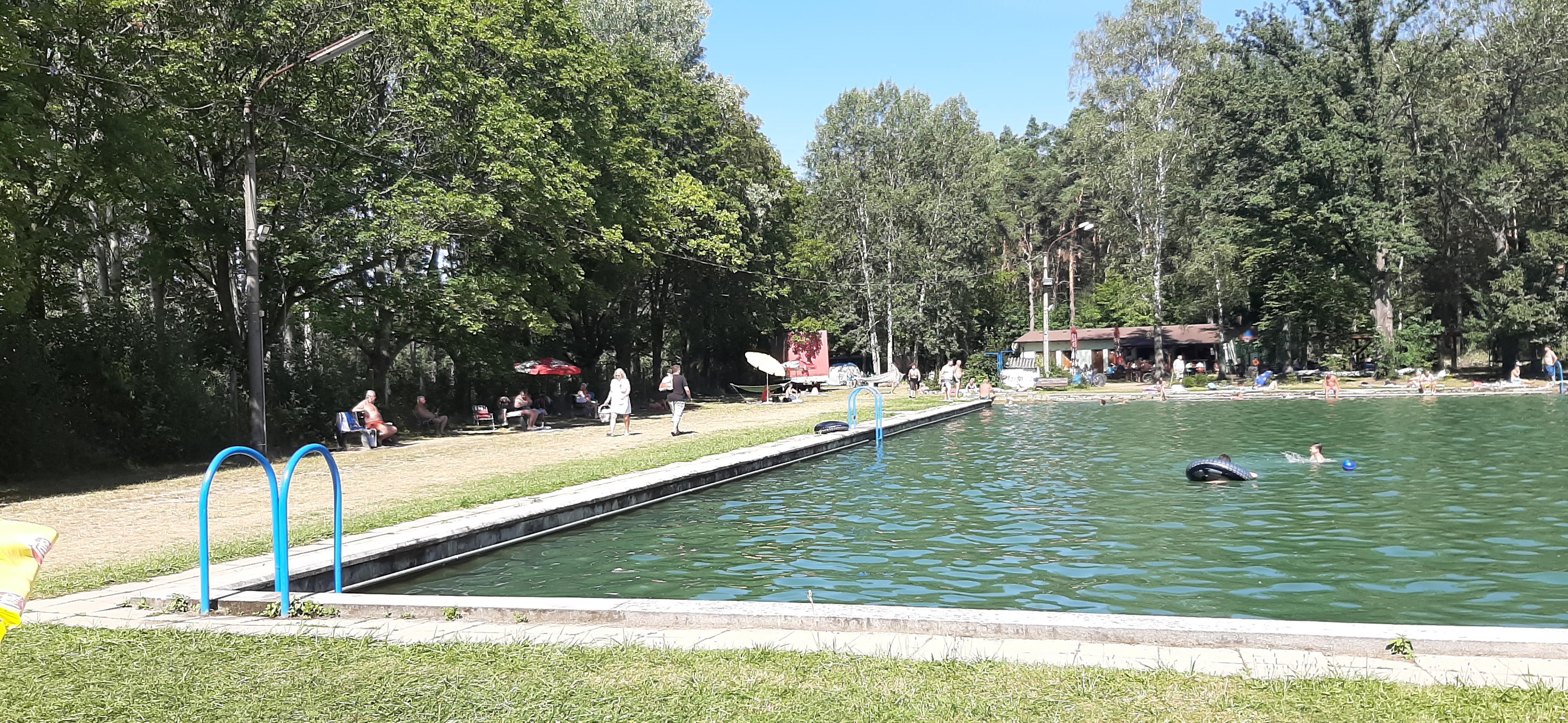 Sportovní areál Líně - koupaliště foto 3