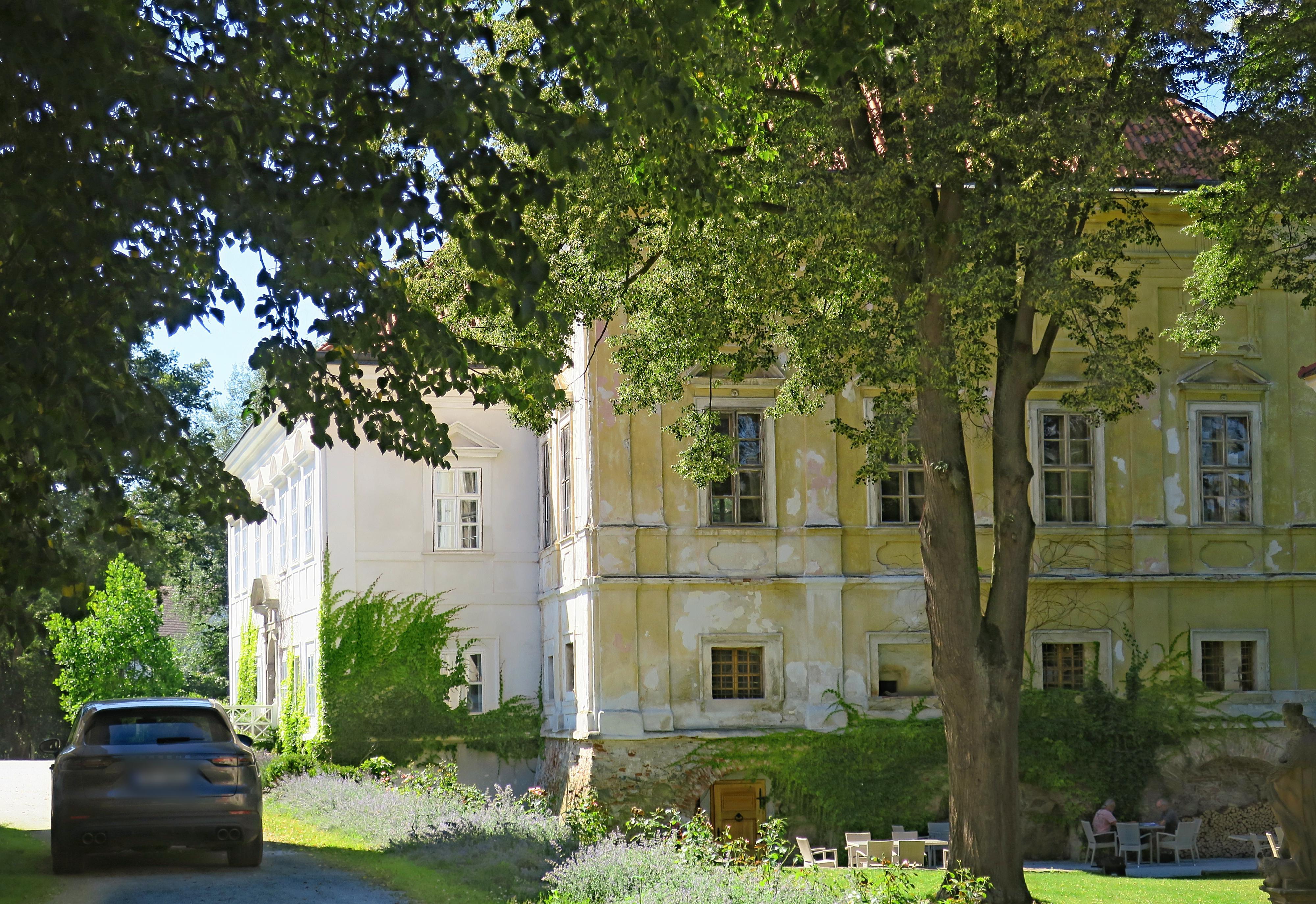 Radíč - obecní úřad foto 6