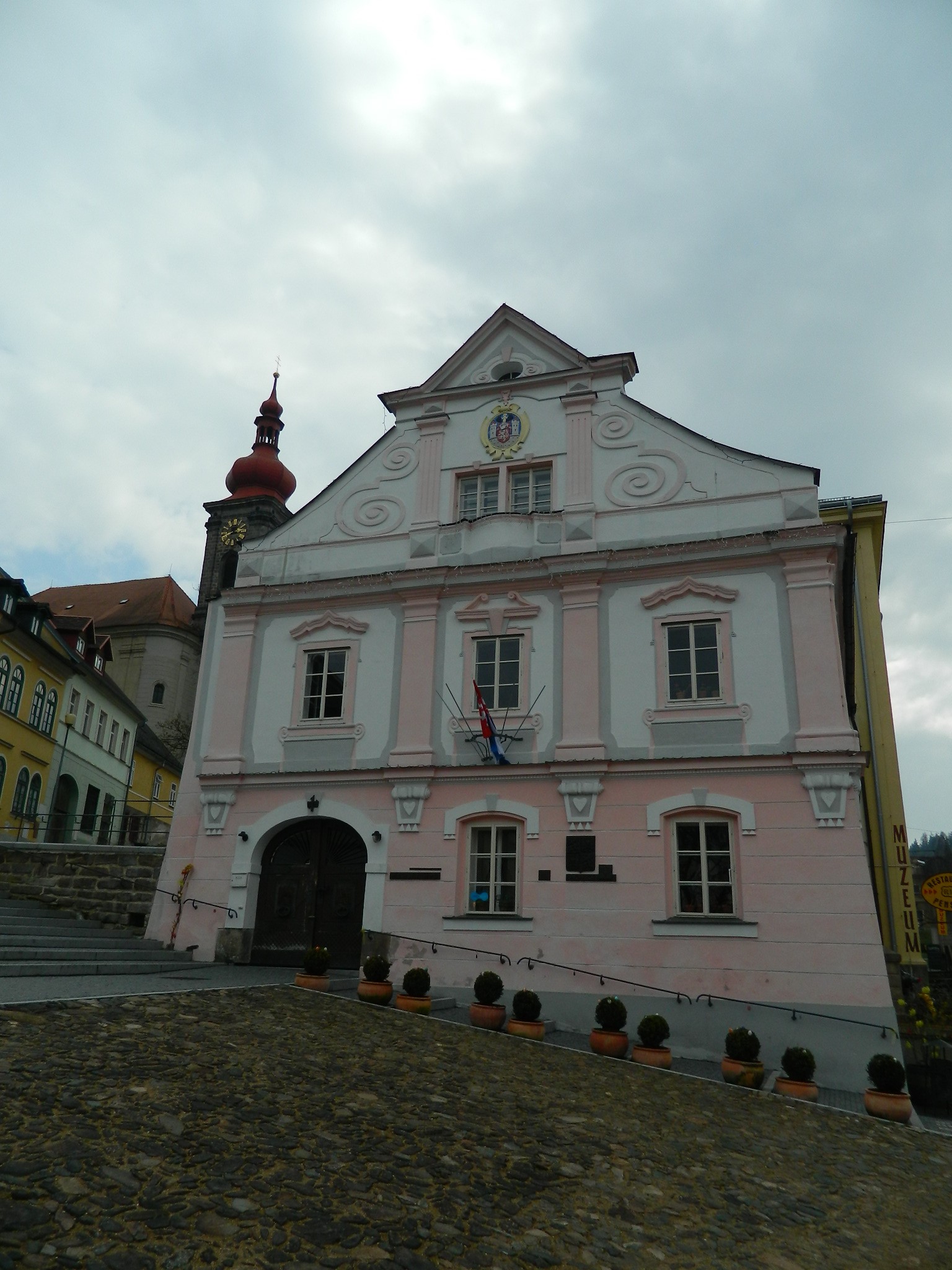 Bečov nad Teplou - městský úřad foto 6