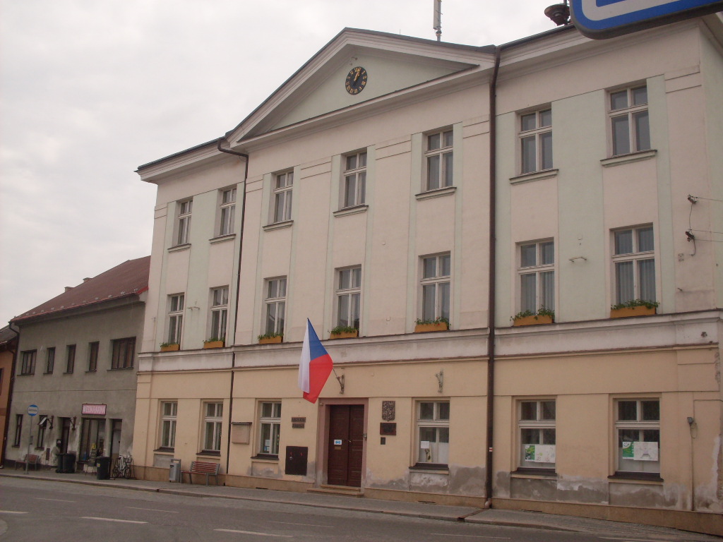 Libáň - městský úřad foto 2