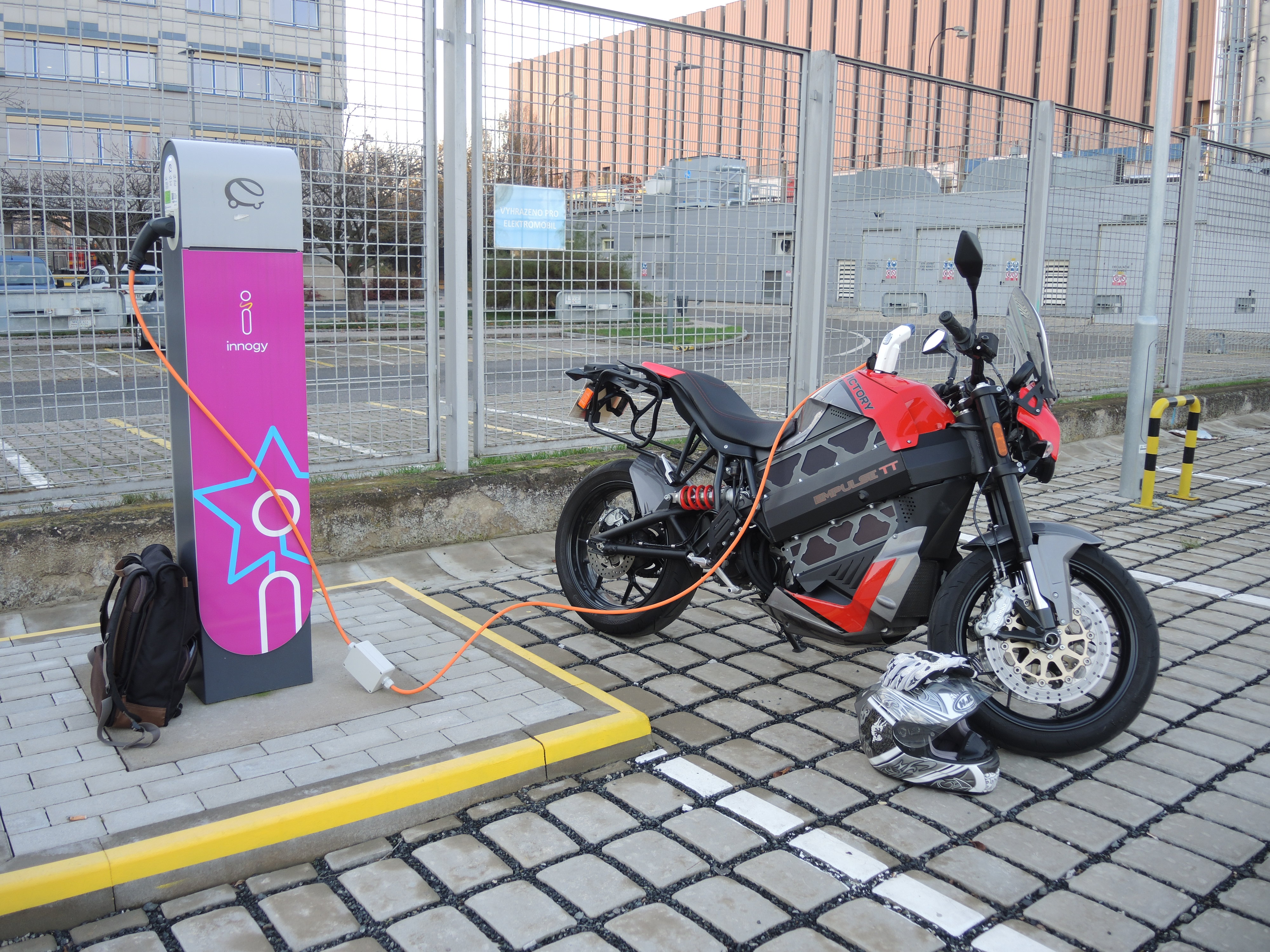 Dobíjecí stanice innogy foto 3