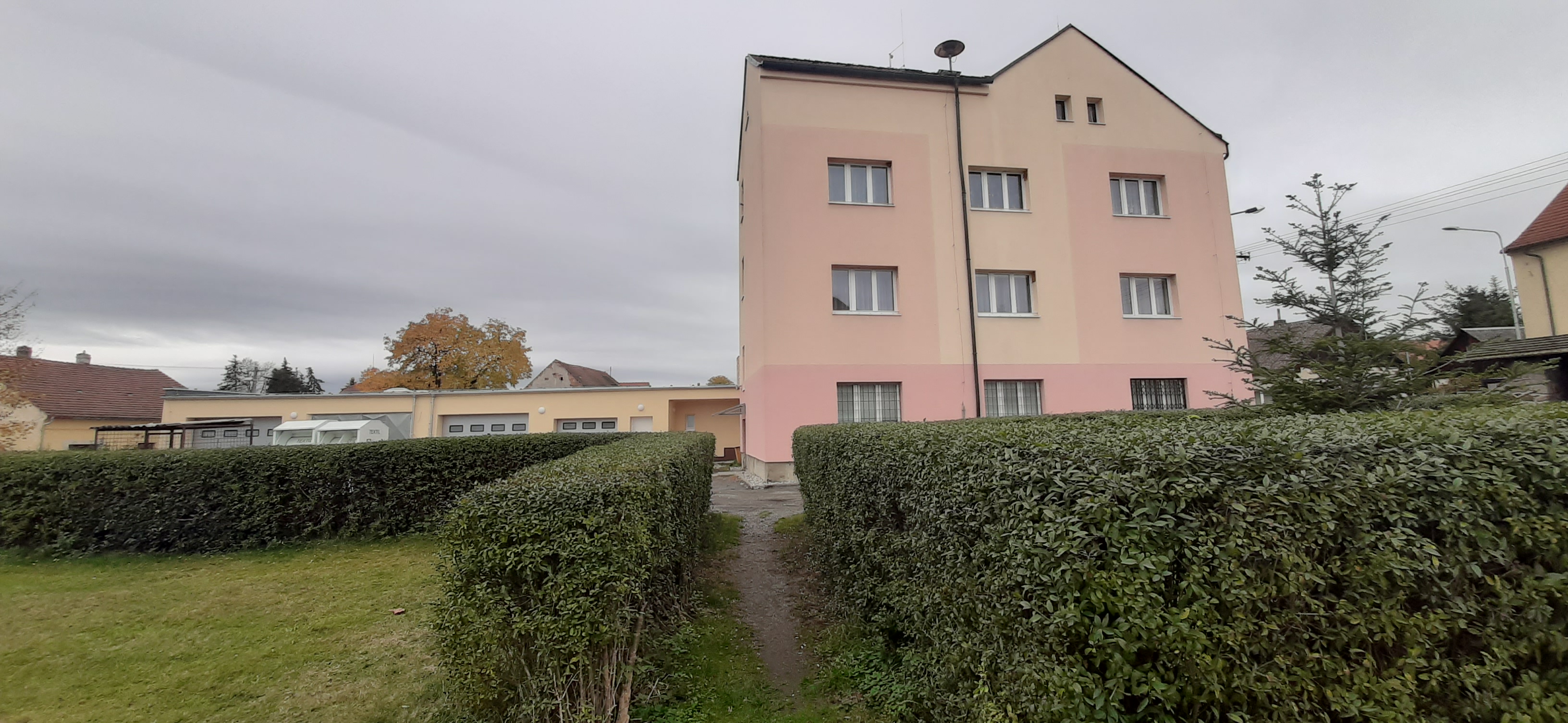 Líně - obecní úřad foto 2