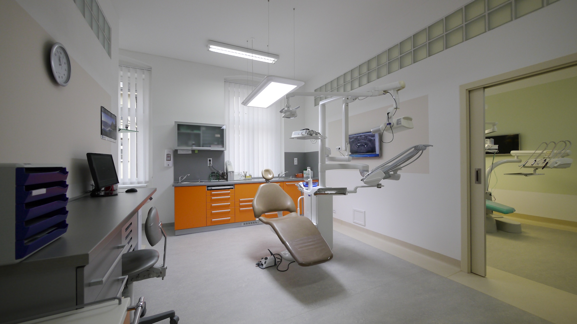 Dr. Zanoščuk & Son - zubní implantáty foto 2