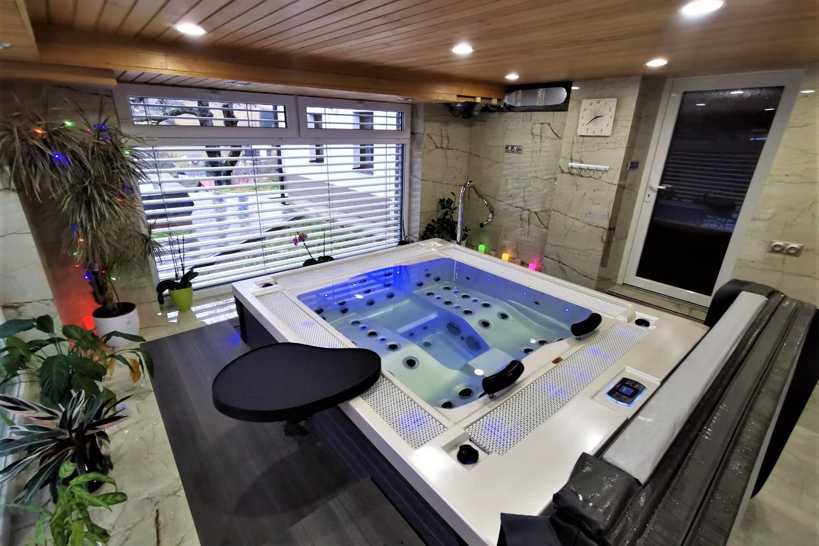 Vířivka a přelivem pro hotely a penziony