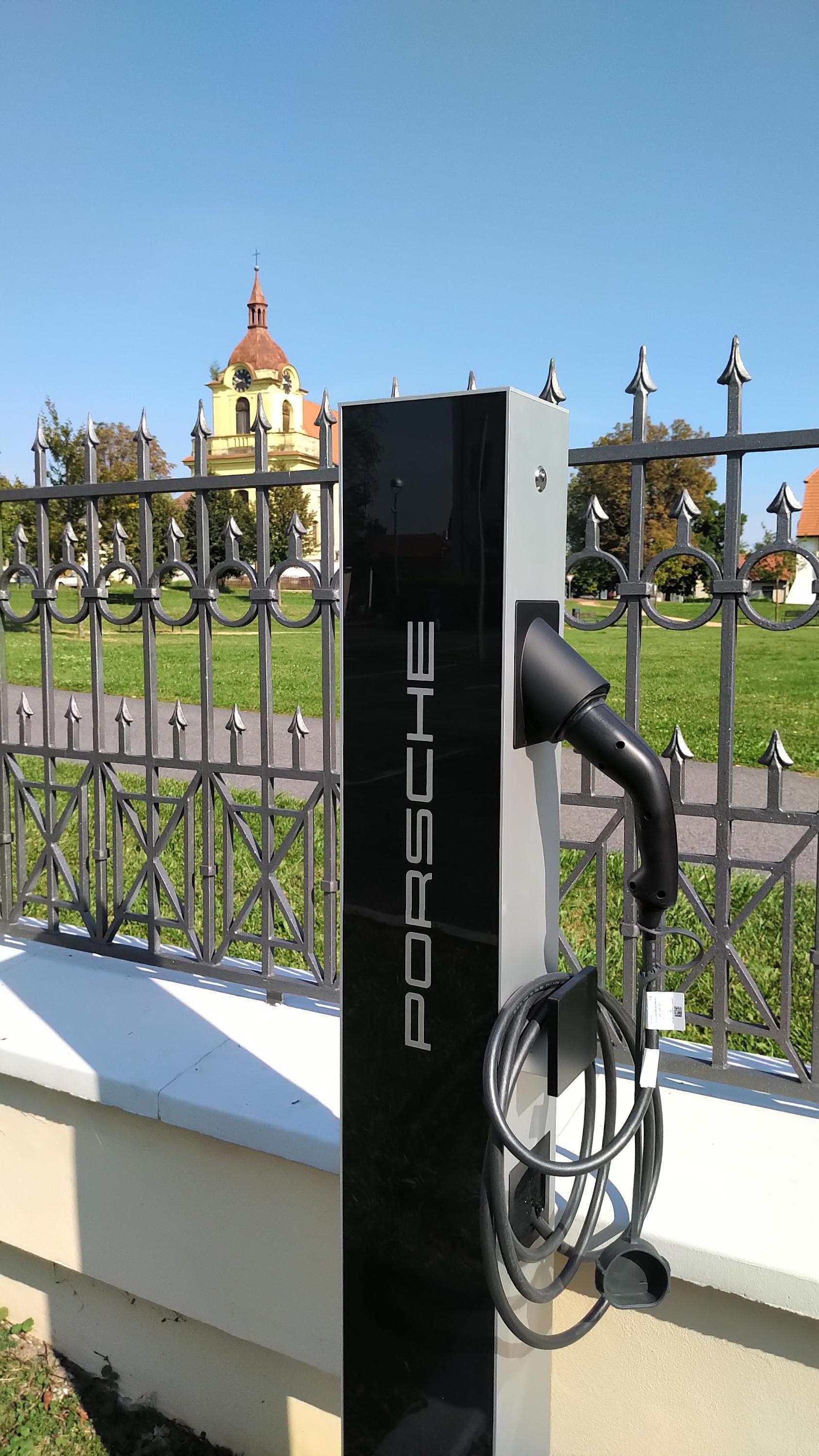 Nabíjecí stanice pro elektromobily foto 2