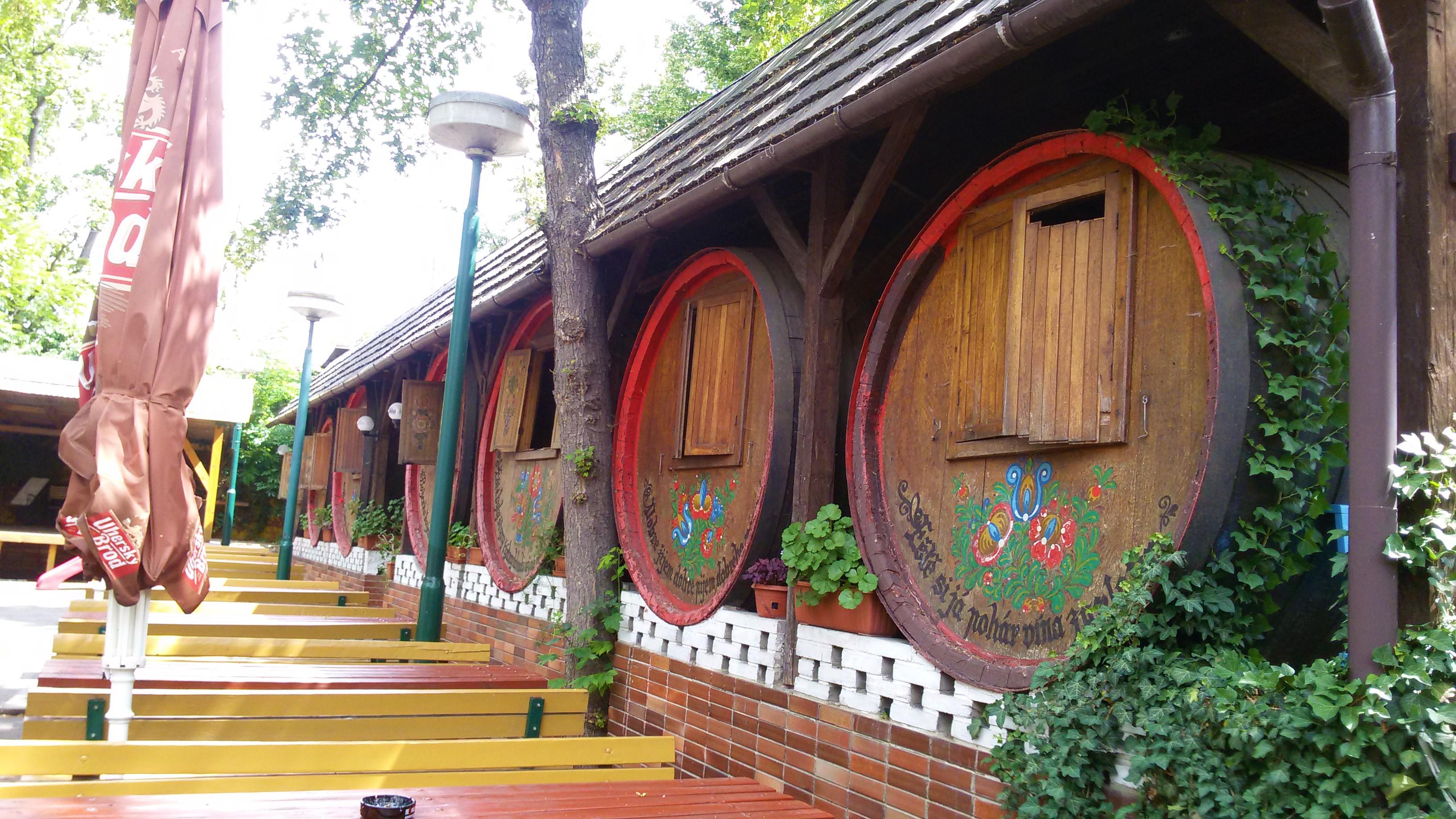 Koruna – pivnice a letní zahrádka foto 3