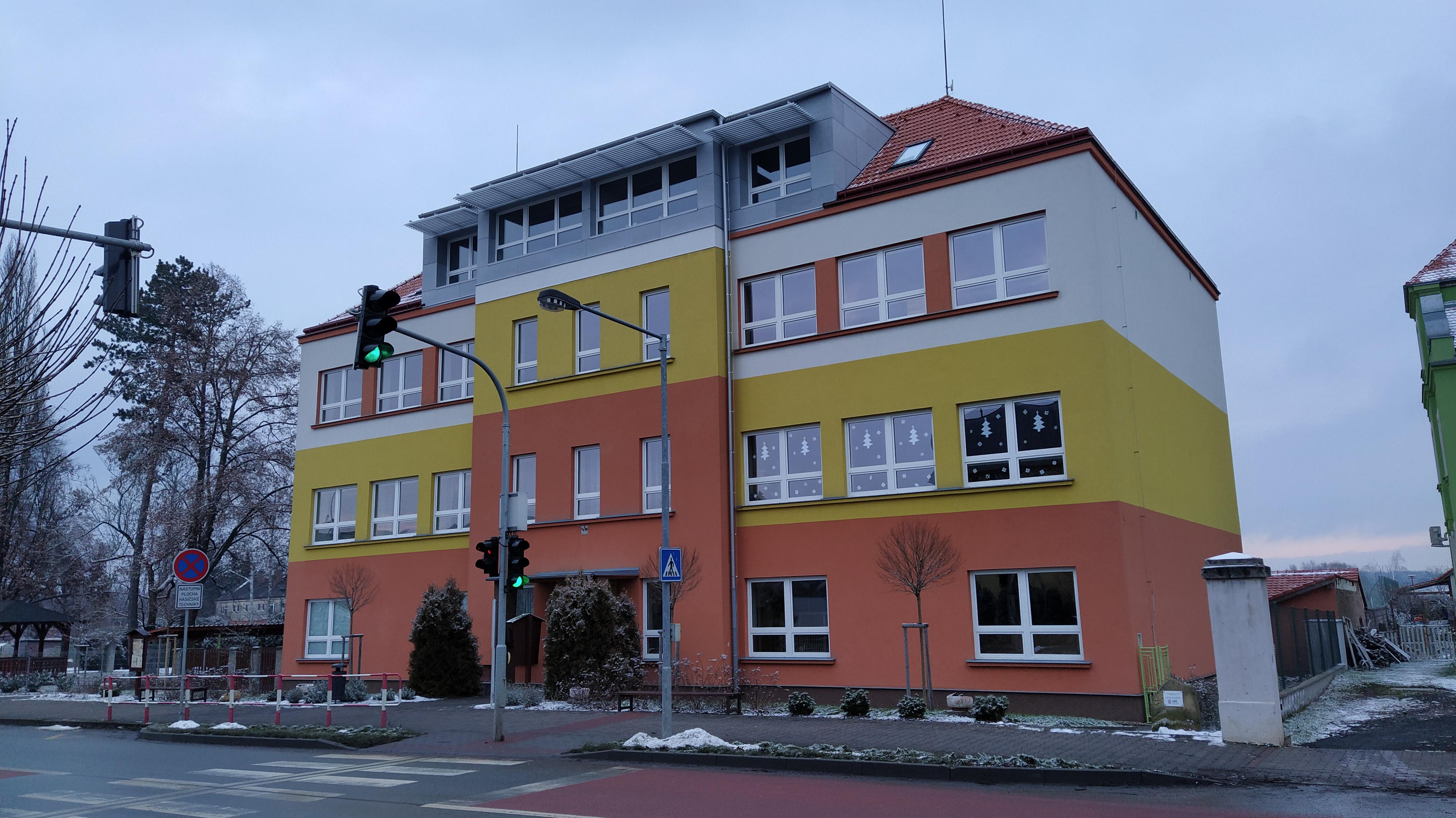 ZŠ a MŠ Skřivany foto 2