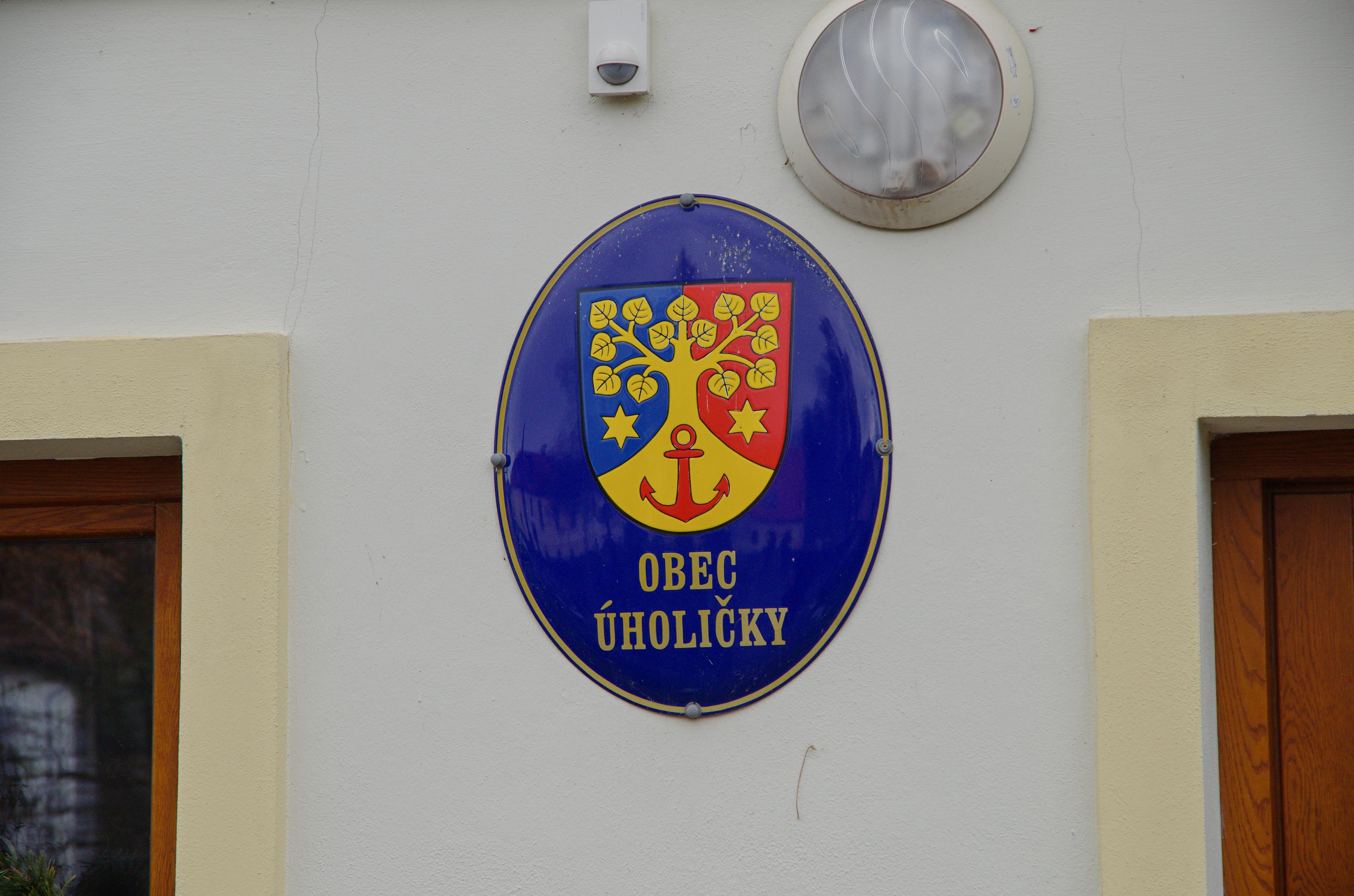 Úholičky - obecní úřad foto 2